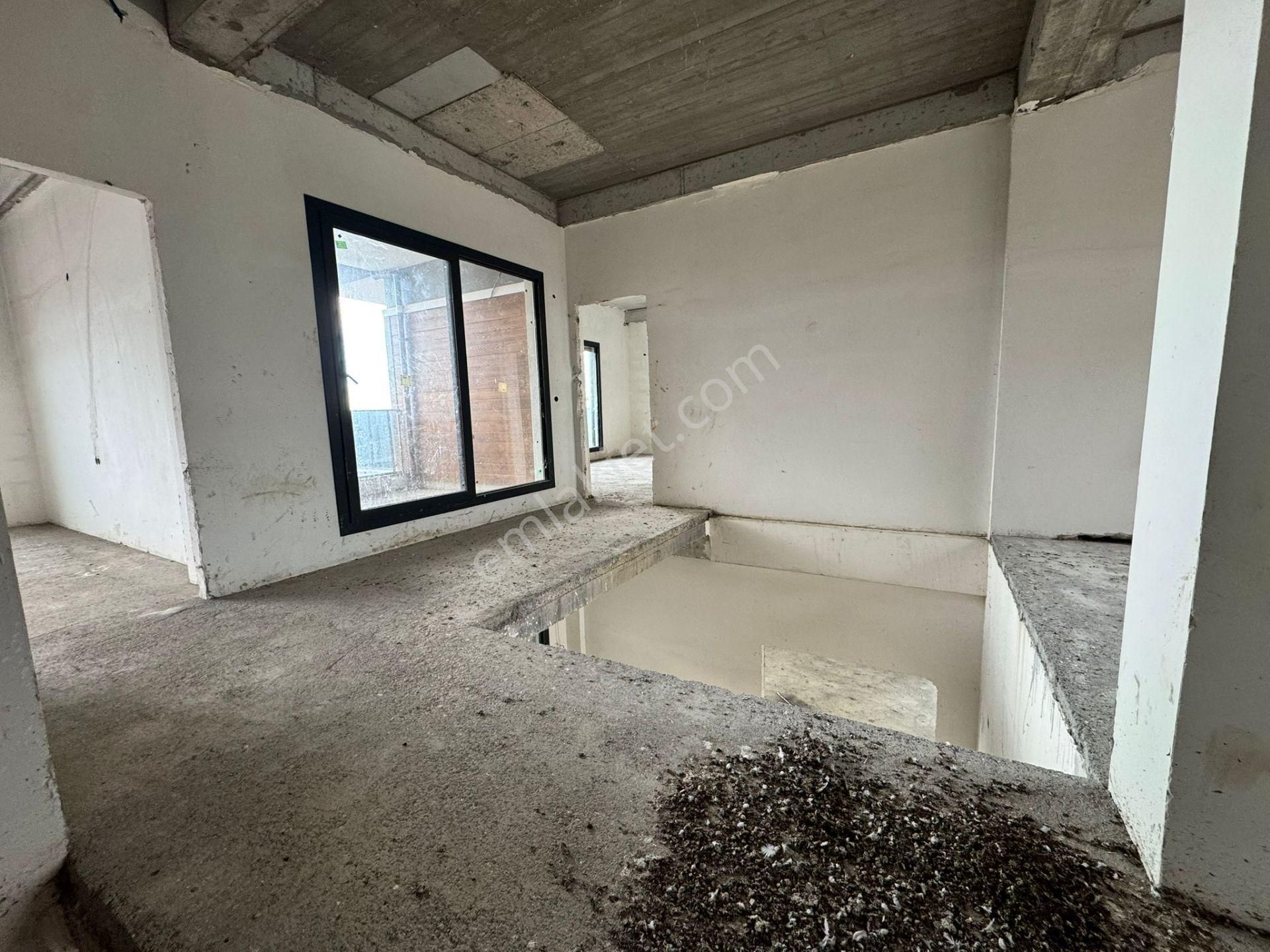 Remax Mid'den Satılık 1280 M2 Arsa Paylı Ve Tek Üç Cepheli Villa - Görsel 24