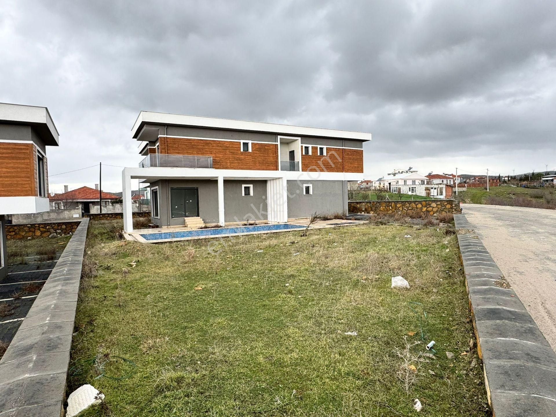 Remax Mid'den Satılık 1280 M2 Arsa Paylı Ve Tek Üç Cepheli Villa - Görsel 3