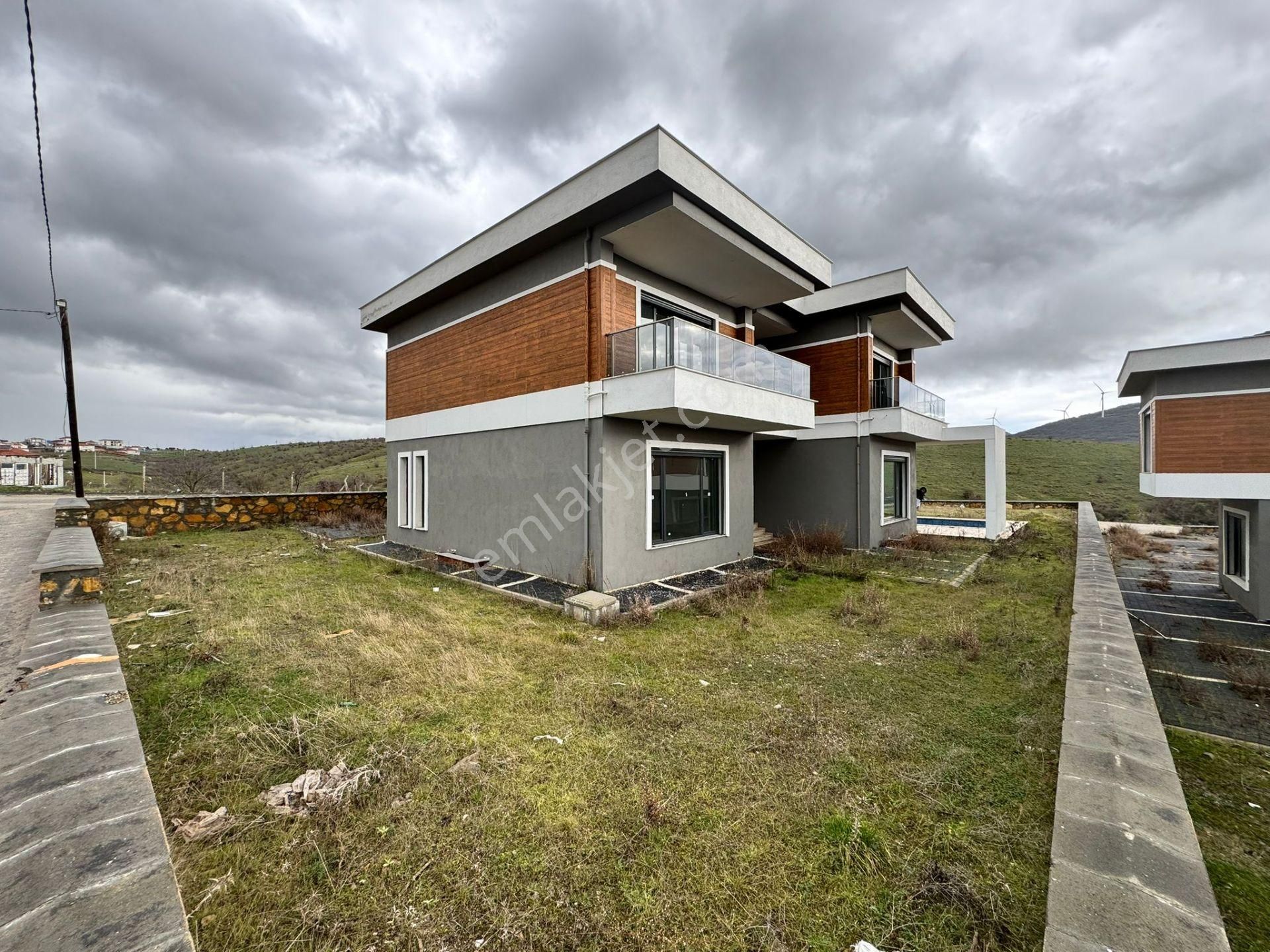 Remax Mid'den Satılık 1280 M2 Arsa Paylı Ve Tek Üç Cepheli Villa - Görsel 4