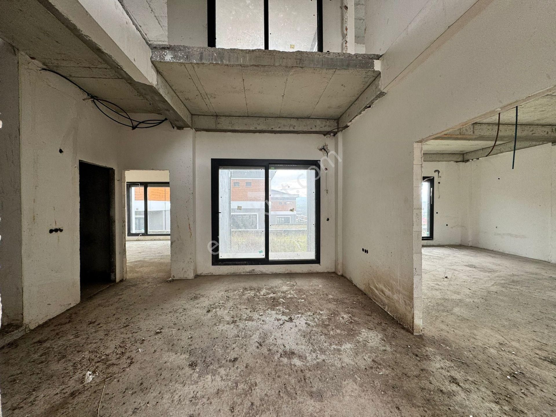 Remax Mid'den Satılık 1280 M2 Arsa Paylı Ve Tek Üç Cepheli Villa - Görsel 17