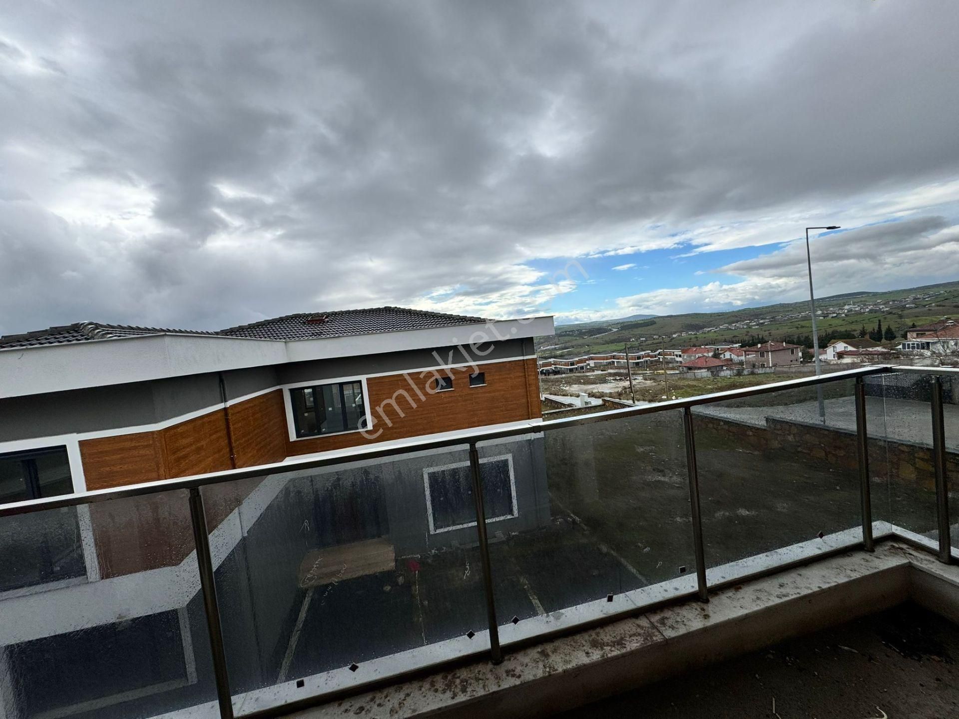 Remax Mid'den Satılık 1280 M2 Arsa Paylı Ve Tek Üç Cepheli Villa - Görsel 11
