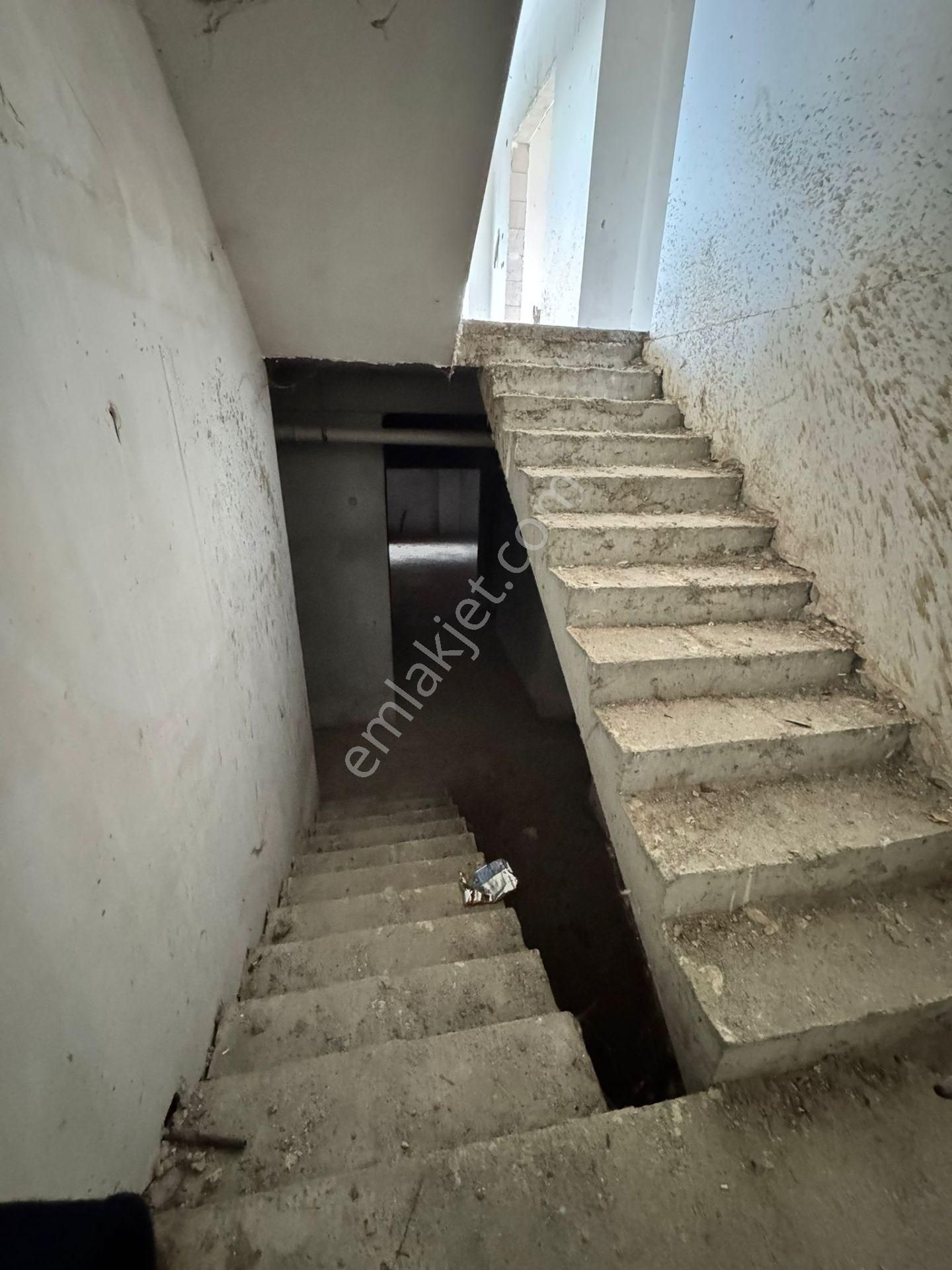 Remax Mid'den Satılık 1280 M2 Arsa Paylı Ve Tek Üç Cepheli Villa - Görsel 13