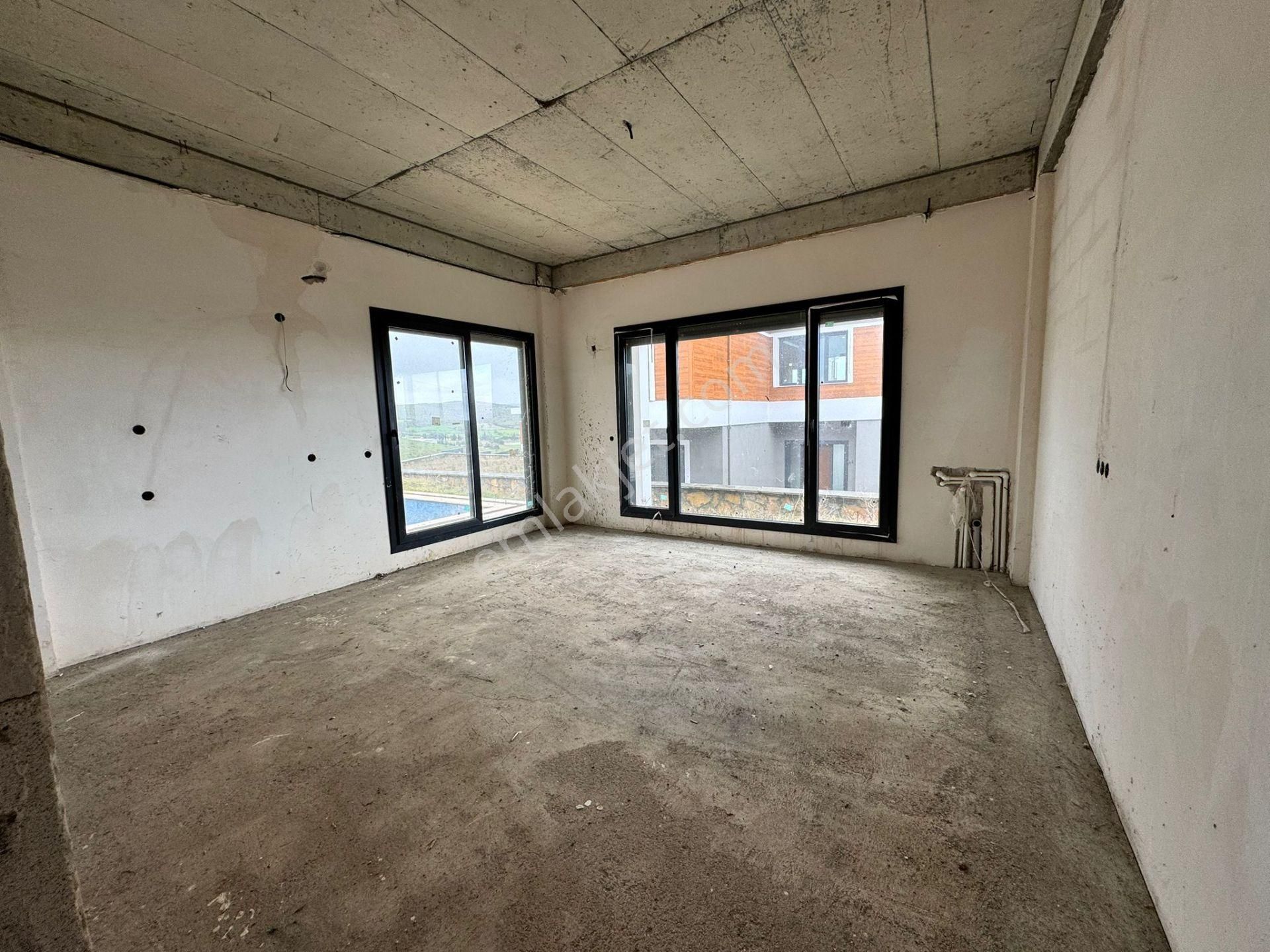 Remax Mid'den Satılık 1280 M2 Arsa Paylı Ve Tek Üç Cepheli Villa - Görsel 23