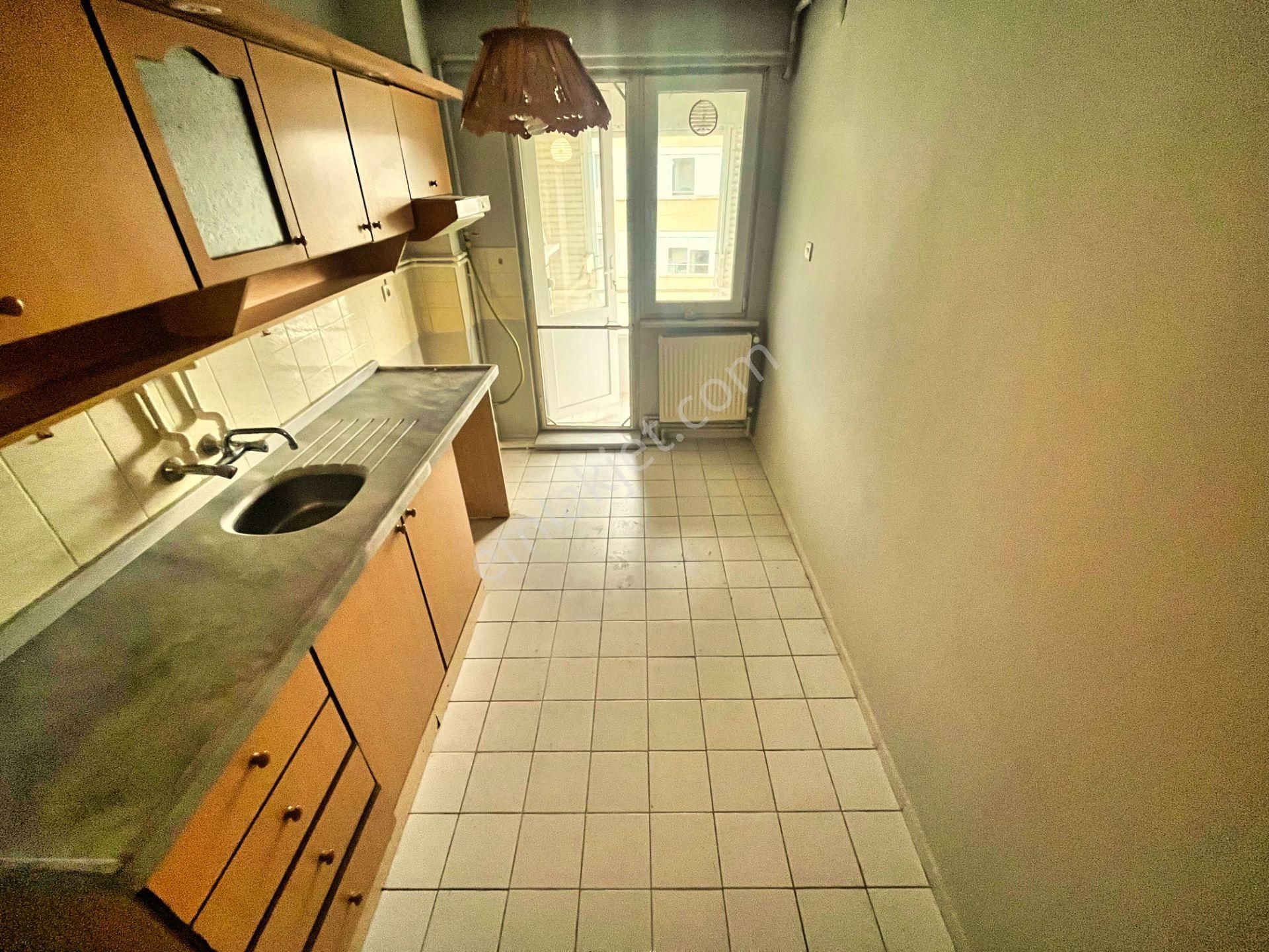 🛑🛑aktif'ten Akçay'da Denize 700 Mt Kısmi Eşyalı Ayrı Mutfaklı Ve Çift Banyolu 2+1 Kiralık Daire - Görsel 3