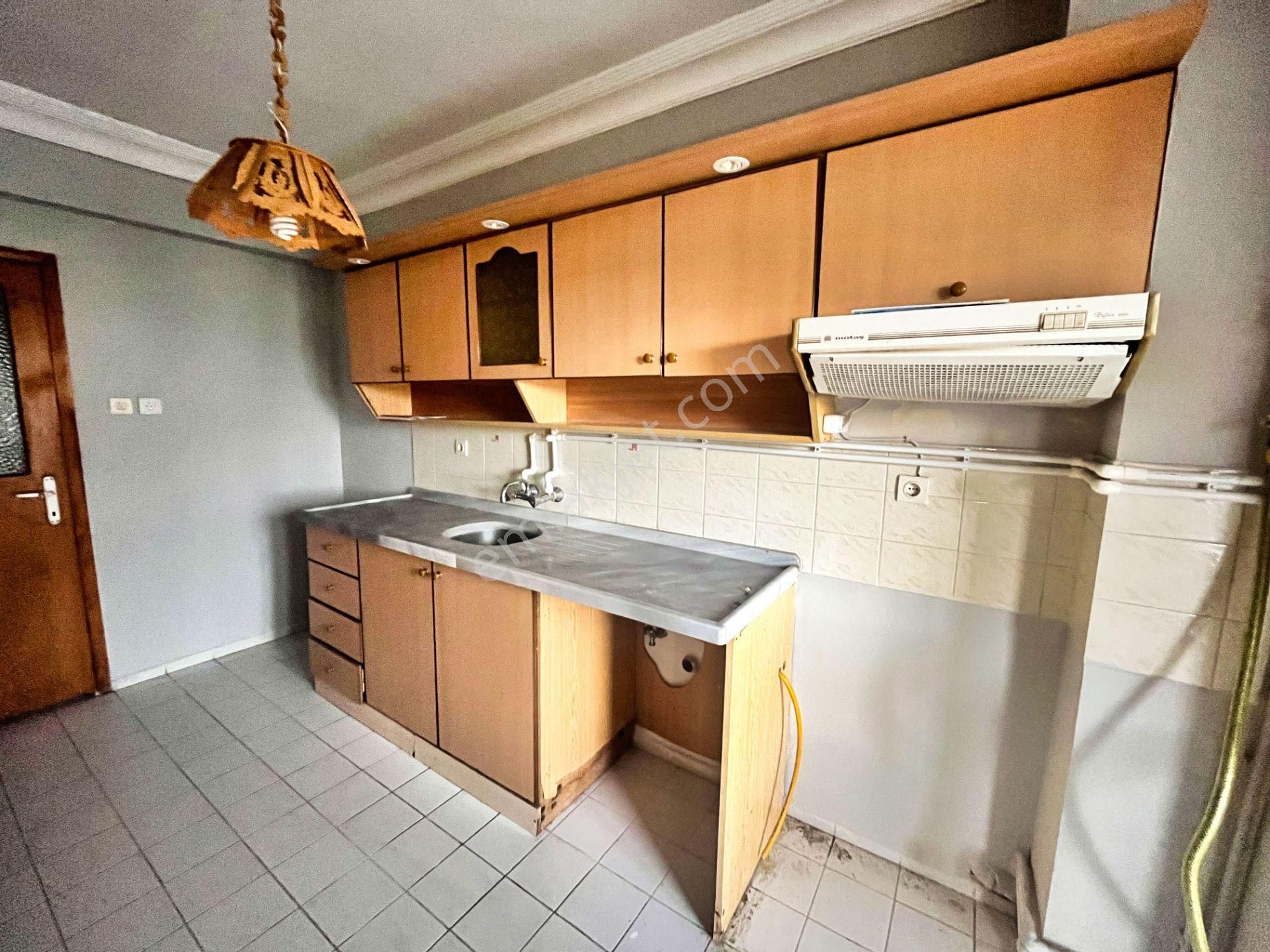 🛑🛑aktif'ten Akçay'da Denize 700 Mt Kısmi Eşyalı Ayrı Mutfaklı Ve Çift Banyolu 2+1 Kiralık Daire - Görsel 2