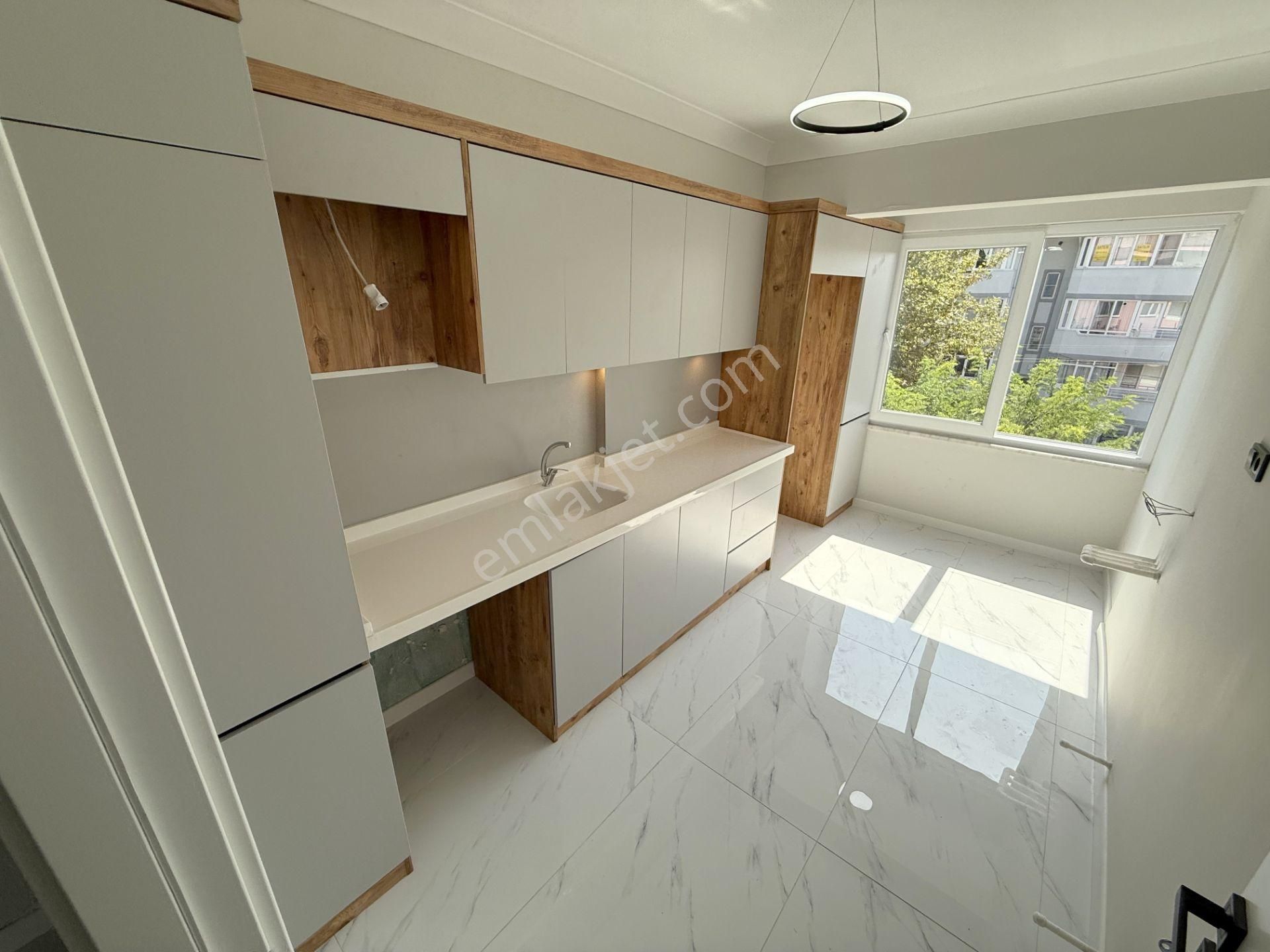 🔴🔴 Güç Gayrimenkul'den Akçay'da Ön Cephe Ara Kat İçi Full Yapılı Lüx Satılık 2+1 Daire