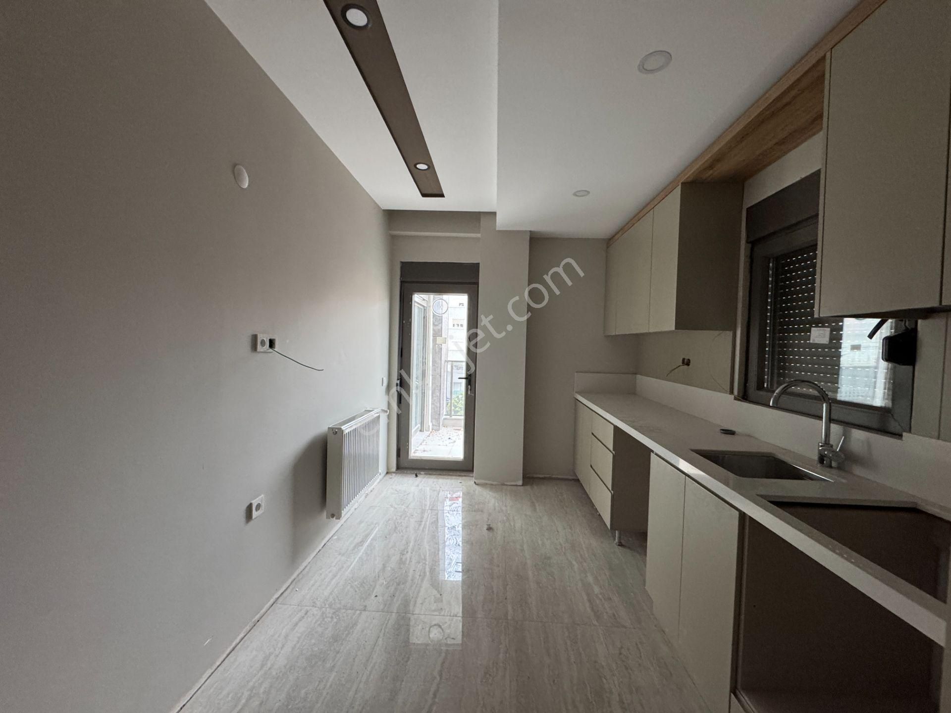 Kızıltoprak Tramvay Yakını Çift Banyolu 2+1 Ler - Görsel 19