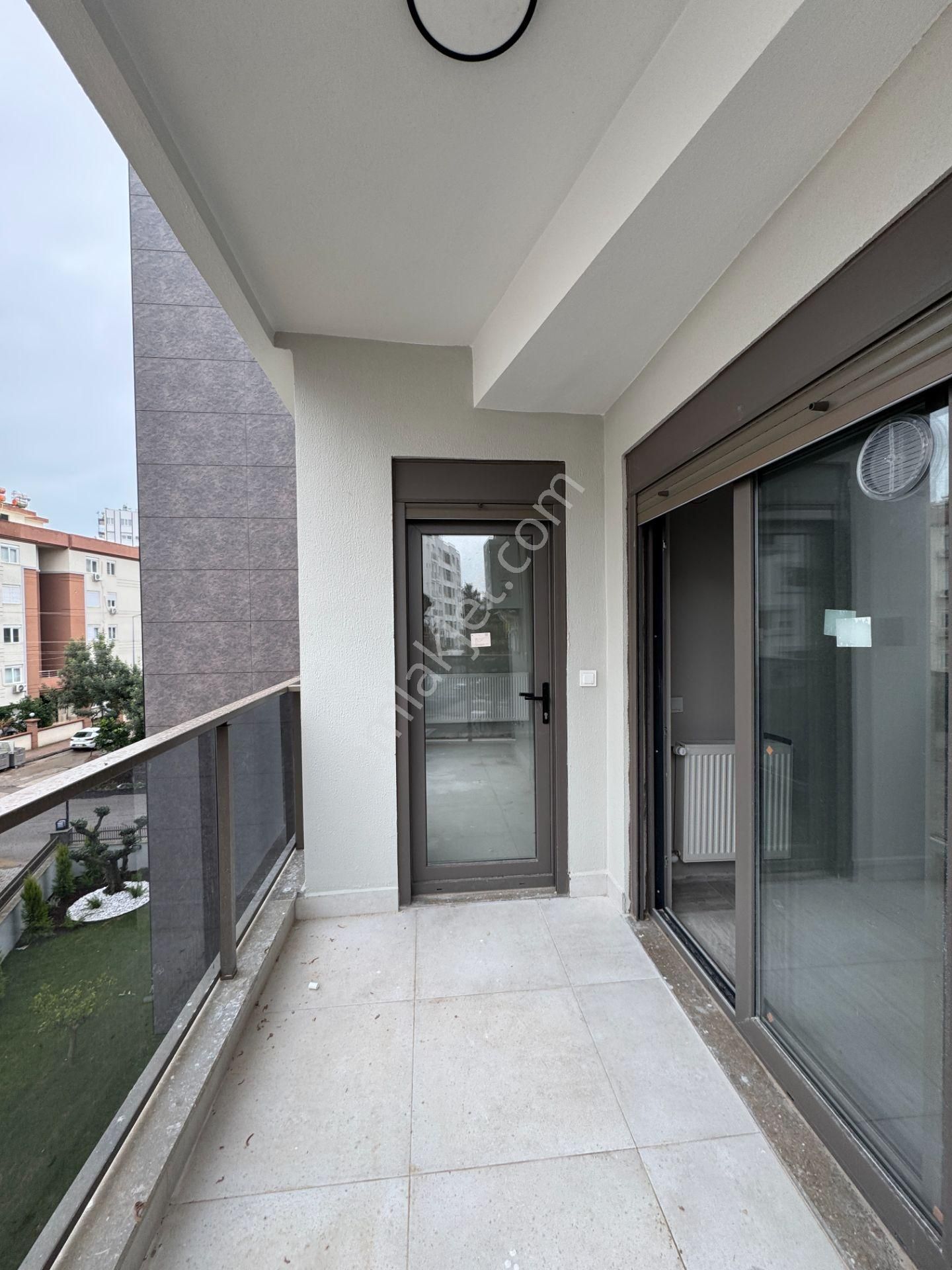 Kızıltoprak Tramvay Yakını Çift Banyolu 2+1 Ler - Görsel 3