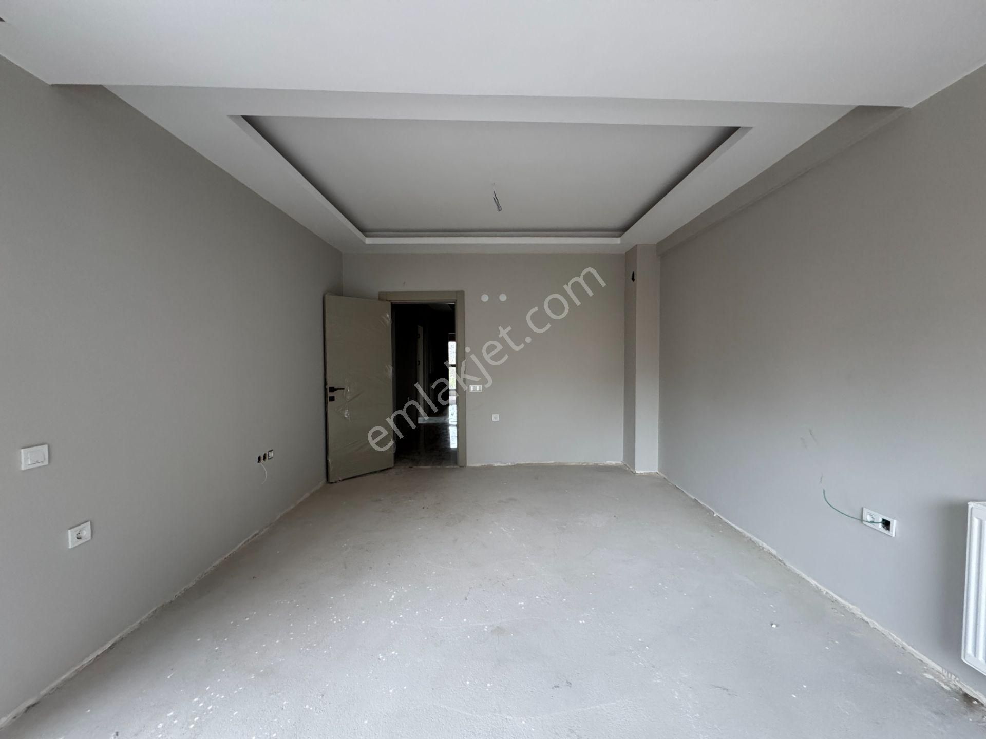 Kızıltoprak Tramvay Yakını Çift Banyolu 2+1 Ler - Görsel 24