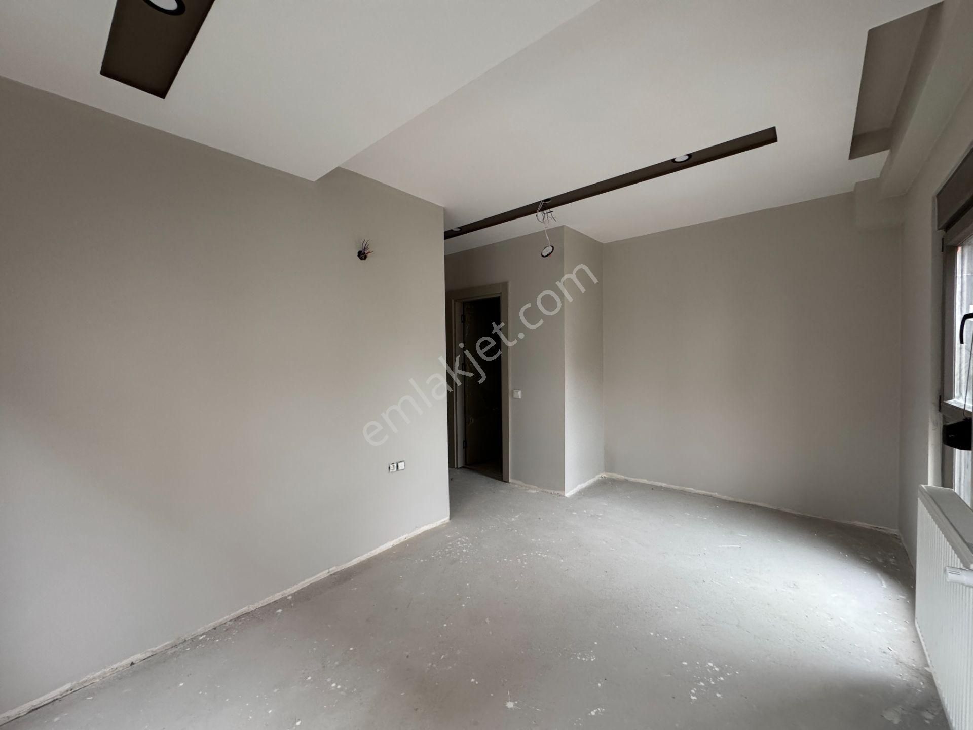 Kızıltoprak Tramvay Yakını Çift Banyolu 2+1 Ler - Görsel 17