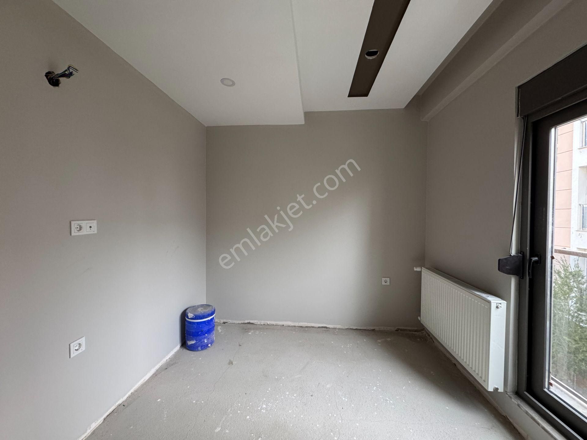 Kızıltoprak Tramvay Yakını Çift Banyolu 2+1 Ler - Görsel 8