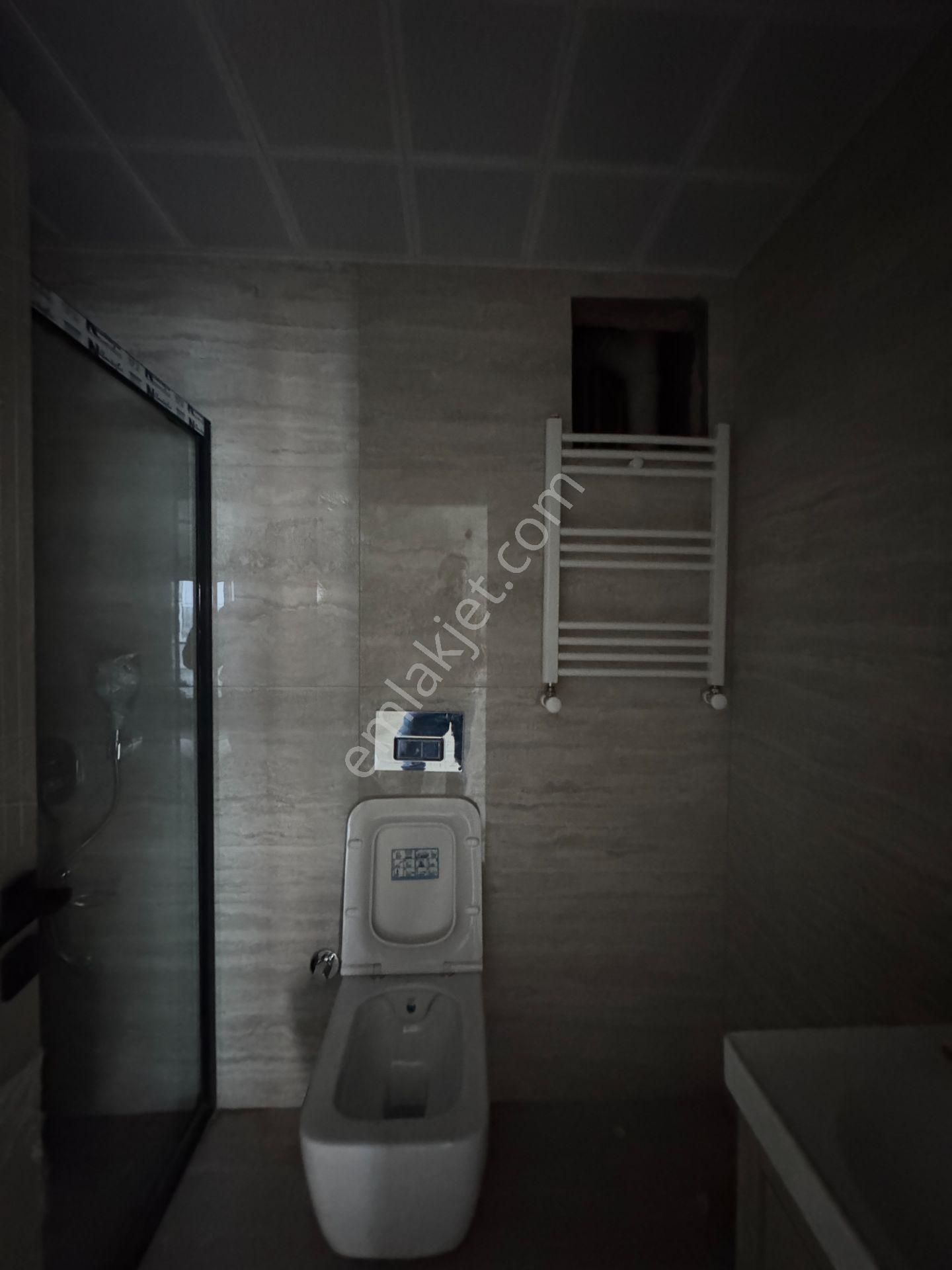 Kızıltoprak Tramvay Yakını Çift Banyolu 2+1 Ler - Görsel 18