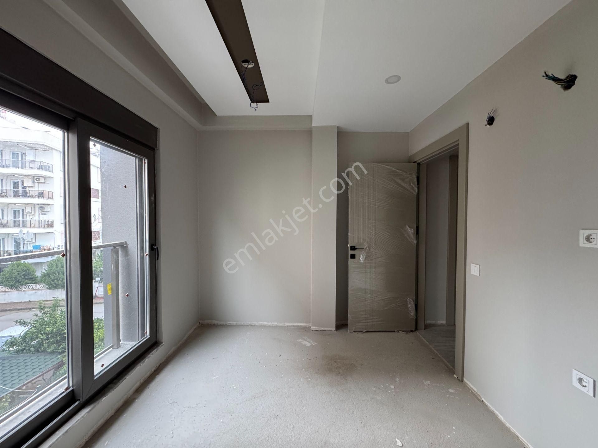 Kızıltoprak Tramvay Yakını Çift Banyolu 2+1 Ler - Görsel 9