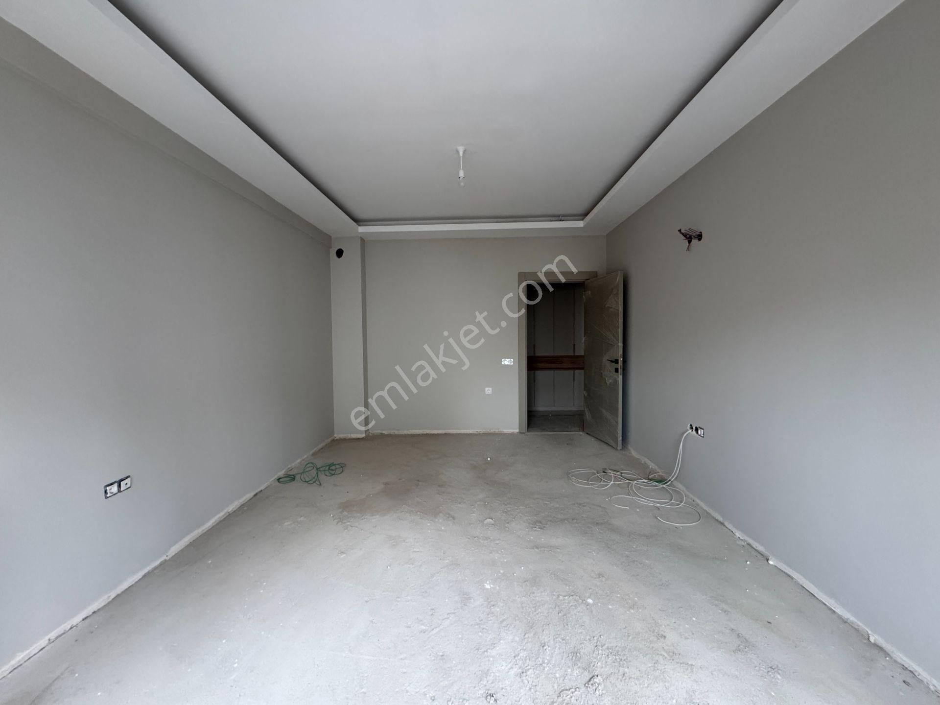 Kızıltoprak Tramvay Yakını Çift Banyolu 2+1 Ler - Görsel 14