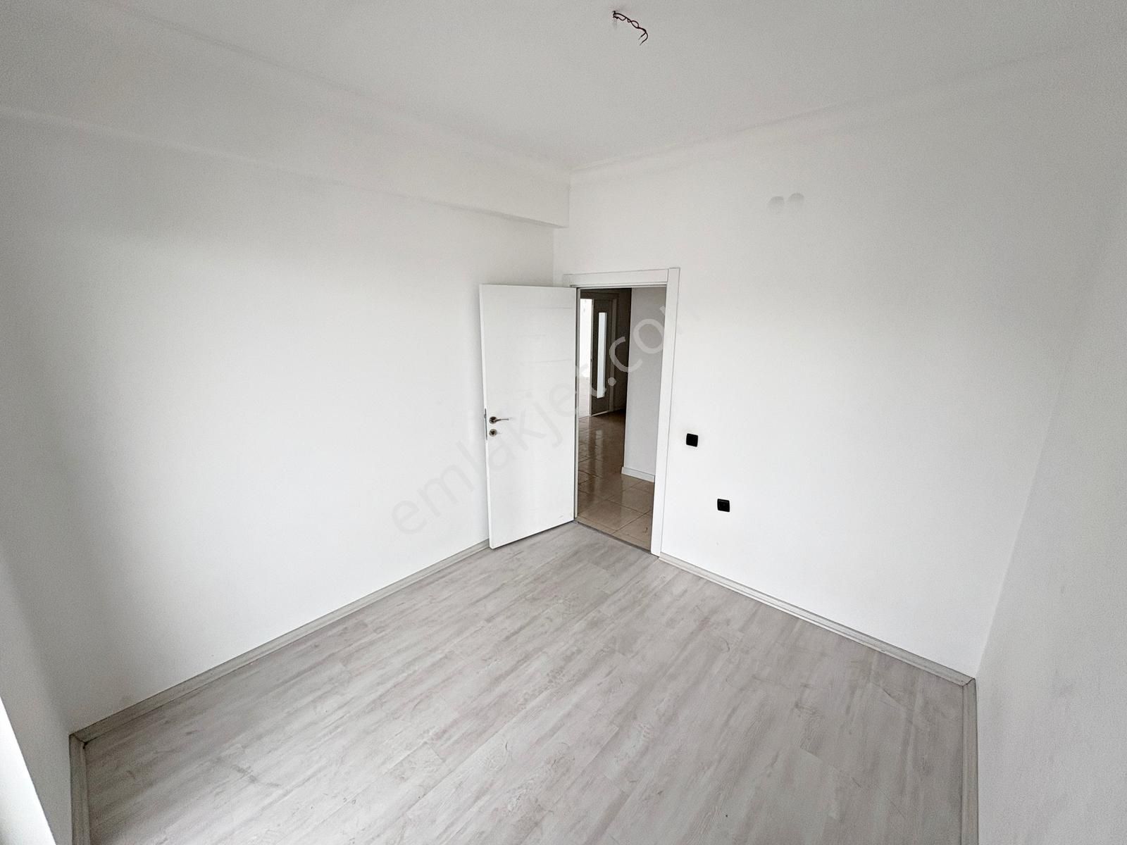 4+1 7.kat Bulvar Paraleli Geniş Oturum Manzaralı Site Dairesi - Görsel 20