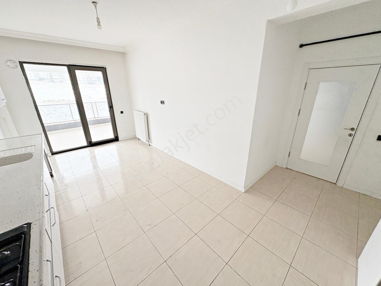 4+1 7.kat Bulvar Paraleli Geniş Oturum Manzaralı Site Dairesi - Görsel 4