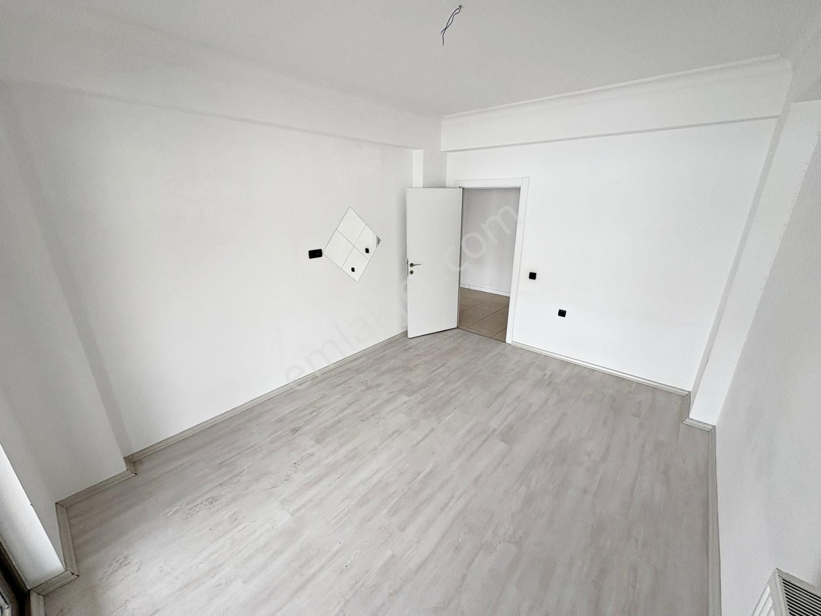 4+1 7.kat Bulvar Paraleli Geniş Oturum Manzaralı Site Dairesi - Görsel 16