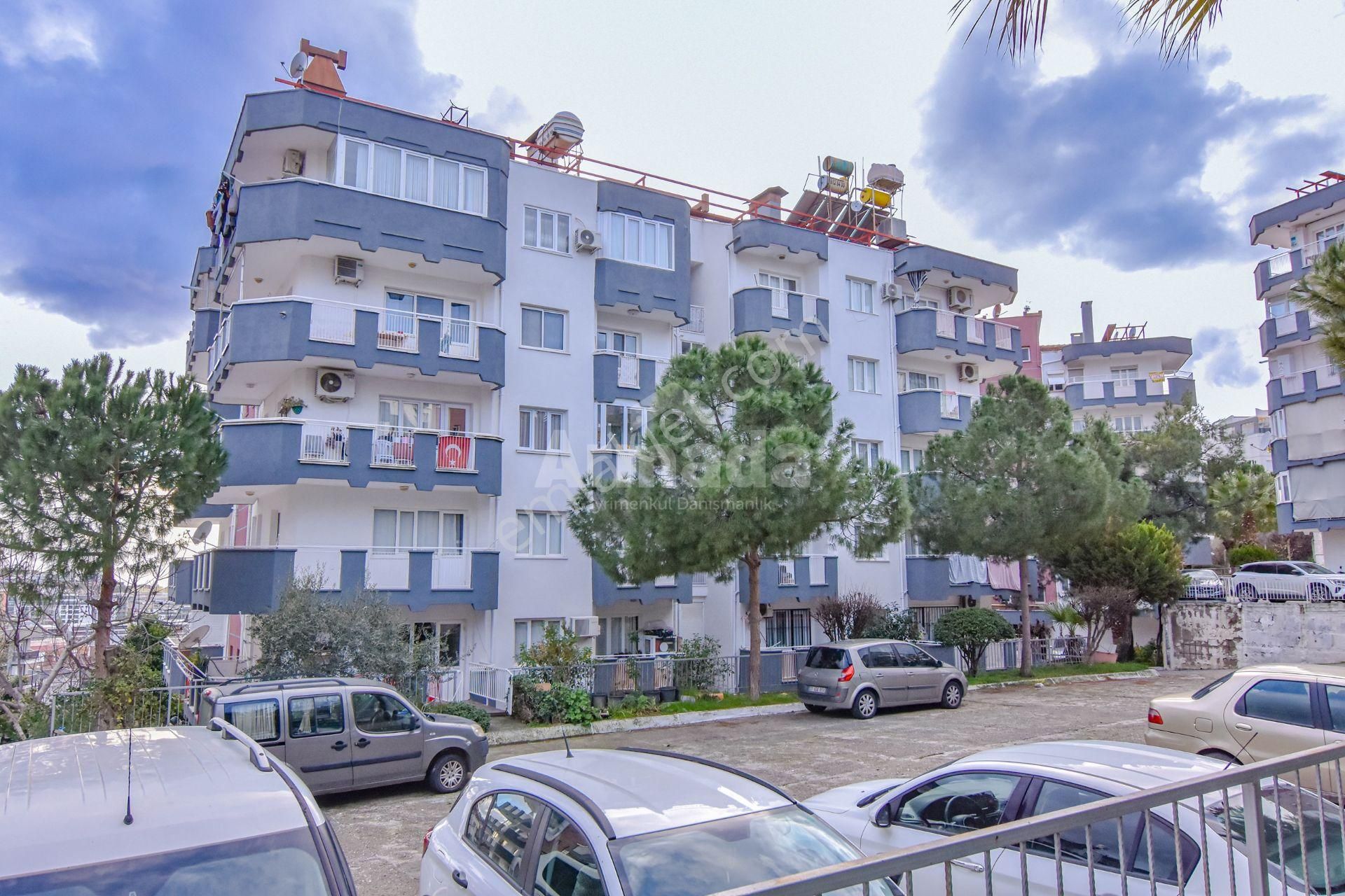 Kuşadası Ata Mahallesinin Nezih Sitesinde 3+1 Satılık Daire - Görsel 3