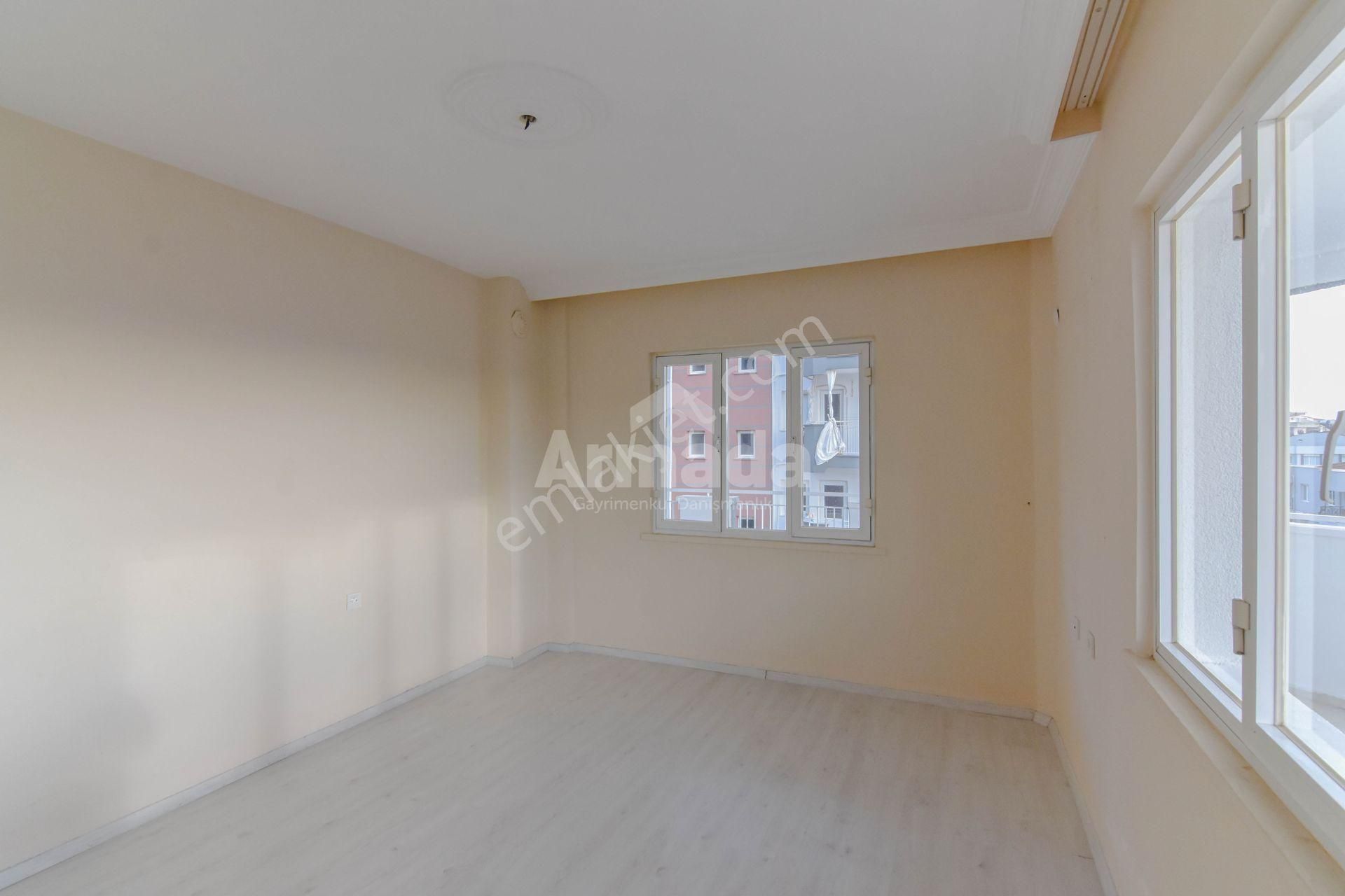 Kuşadası Ata Mahallesinin Nezih Sitesinde 3+1 Satılık Daire - Görsel 7