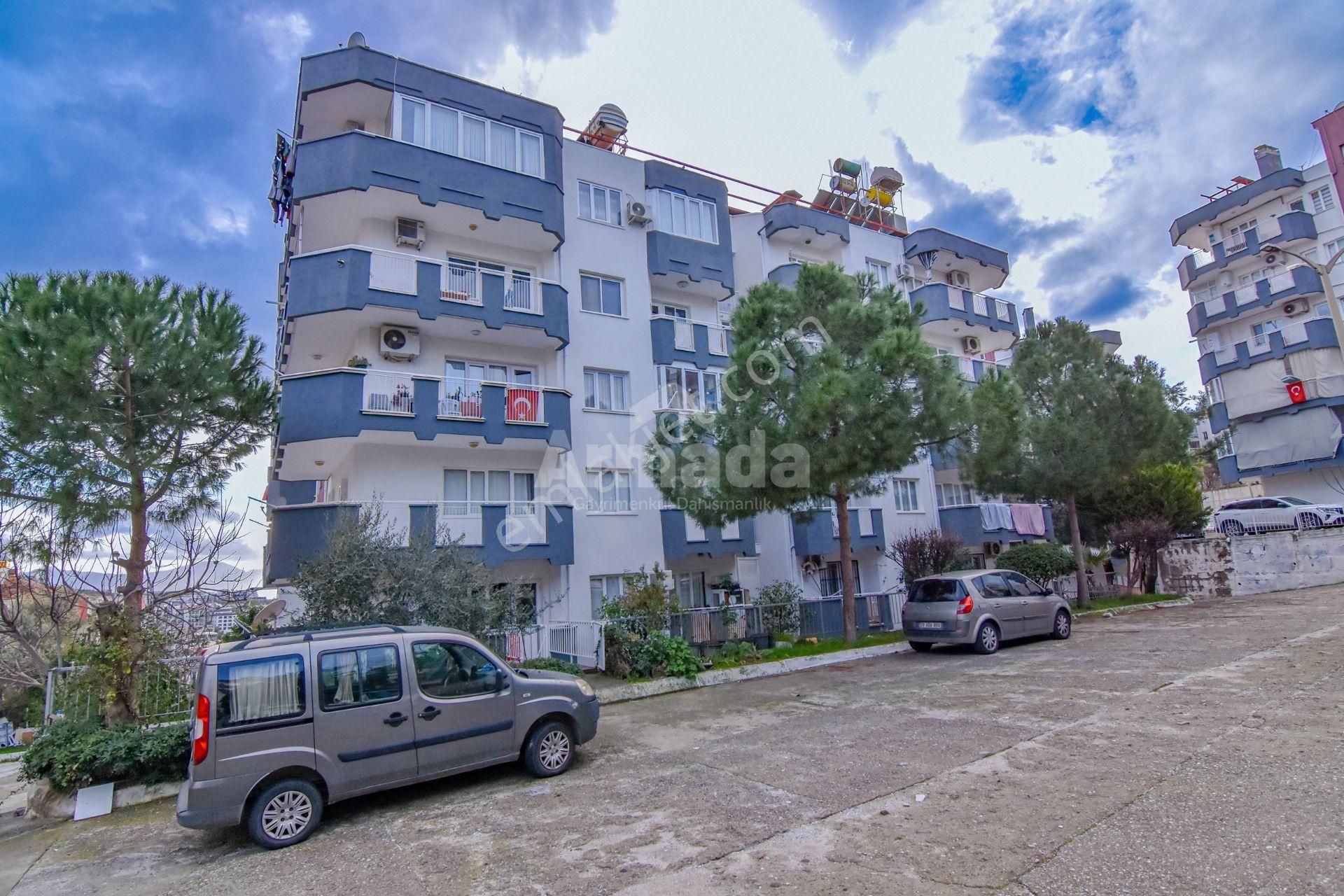 Kuşadası Ata Mahallesinin Nezih Sitesinde 3+1 Satılık Daire - Görsel 2