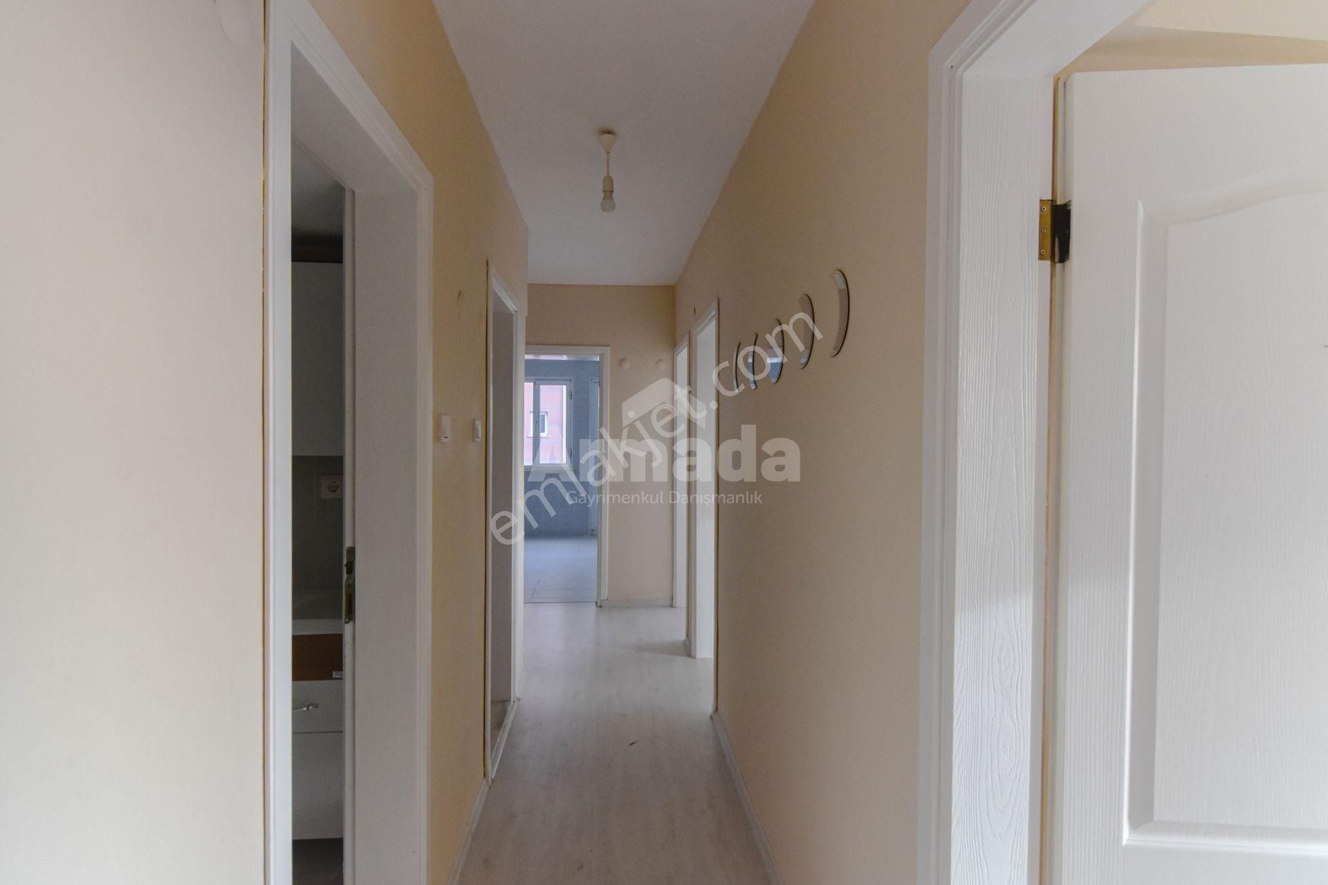 Kuşadası Ata Mahallesinin Nezih Sitesinde 3+1 Satılık Daire - Görsel 32