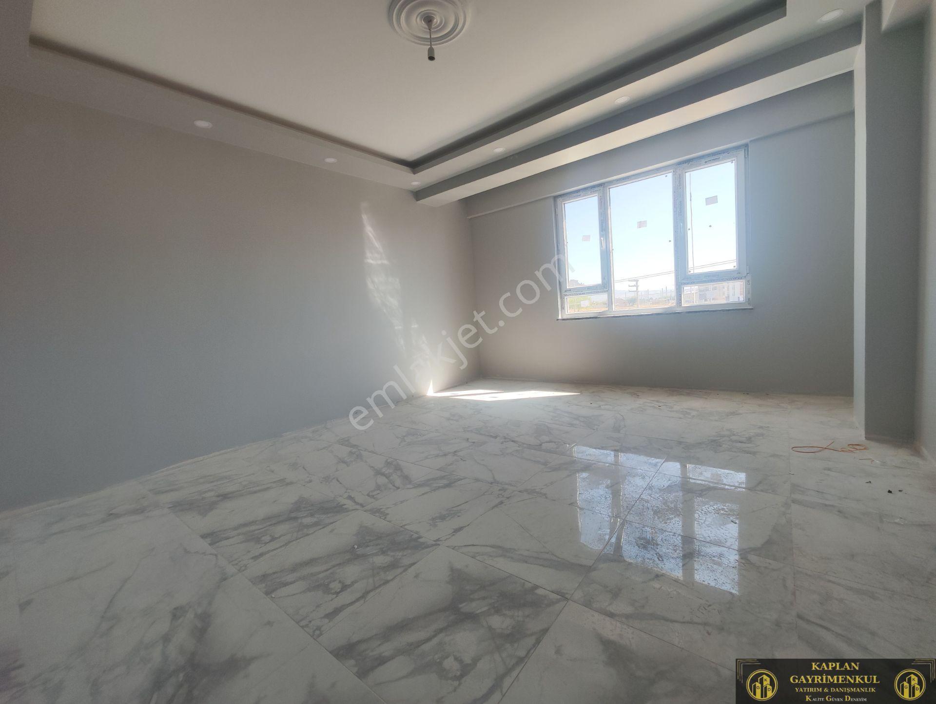 Kaplan Gayrimenkul’den 71 Evler Mah. Kafkas Cad. Üstü 3+1 120 M² Satılık Daire
