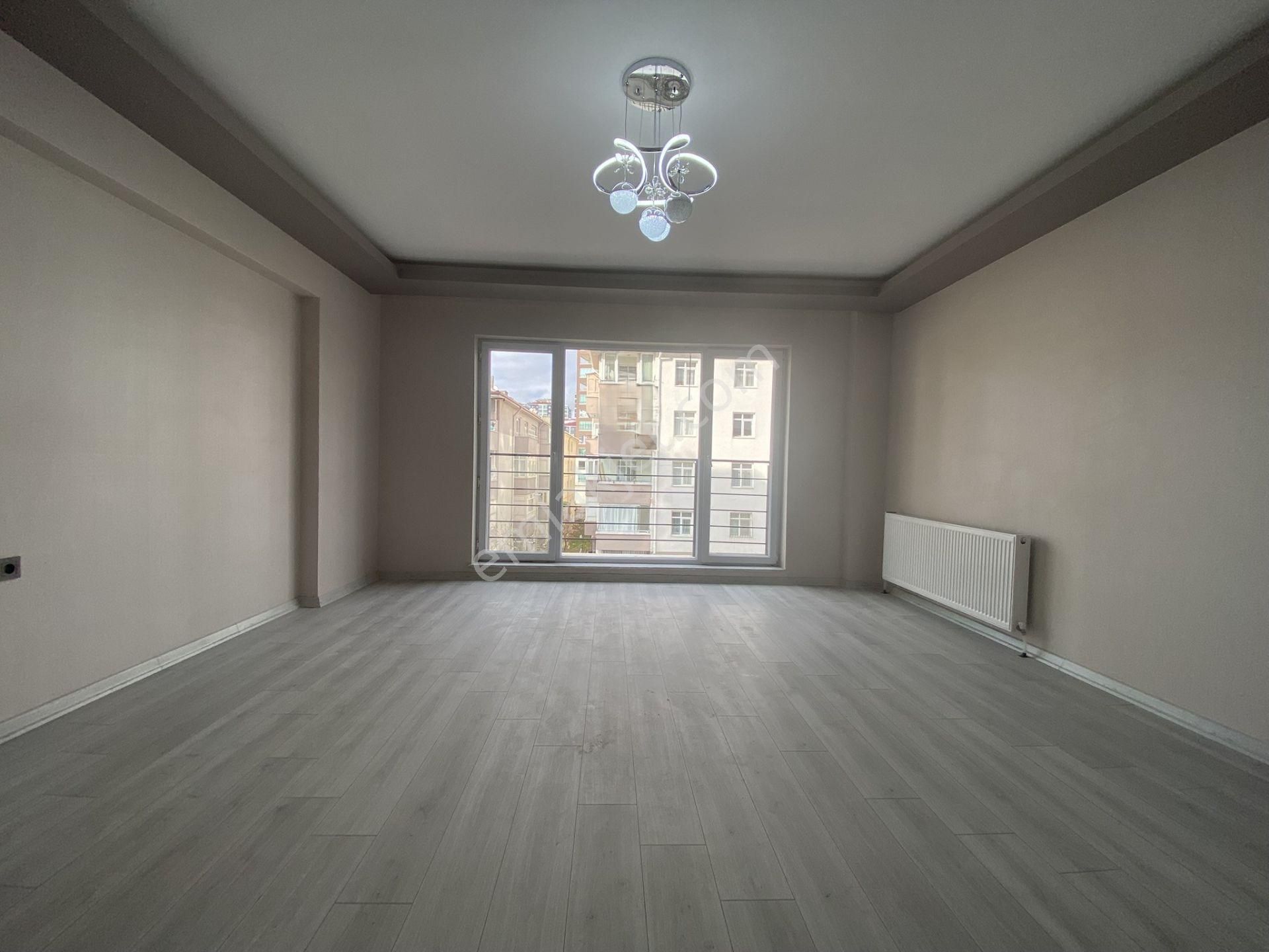 Nasip'ten Site İçersinde Teras Balkonlu Çift Banyolu 4+1 Daire - Görsel 16