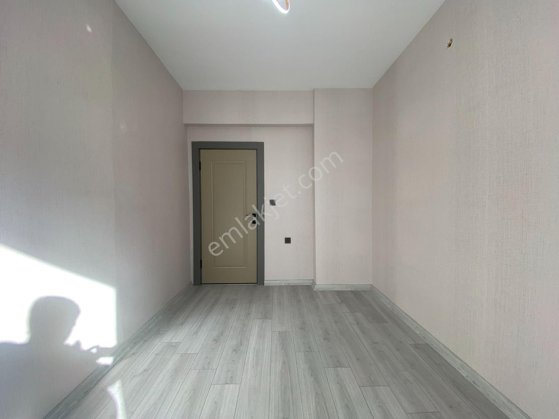 Nasip'ten Site İçersinde Teras Balkonlu Çift Banyolu 4+1 Daire - Görsel 26