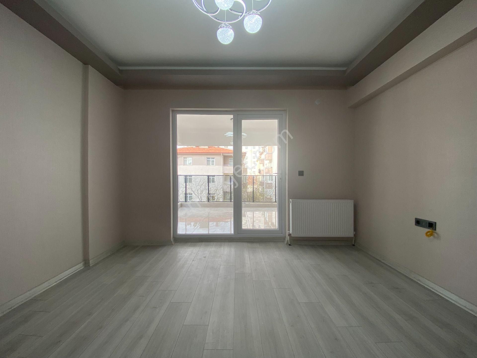 Nasip'ten Site İçersinde Teras Balkonlu Çift Banyolu 4+1 Daire - Görsel 18