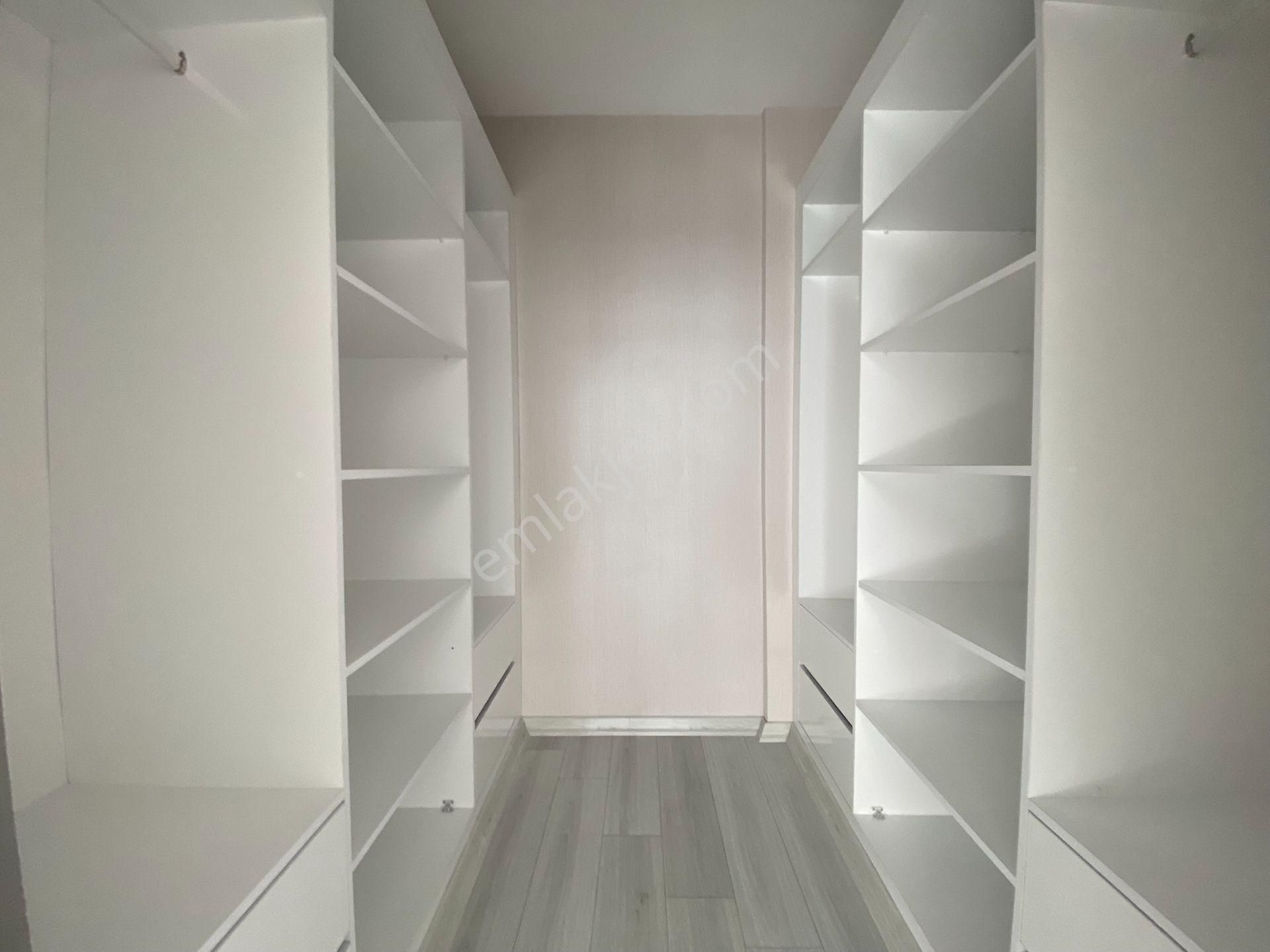 Nasip'ten Site İçersinde Teras Balkonlu Çift Banyolu 4+1 Daire - Görsel 29