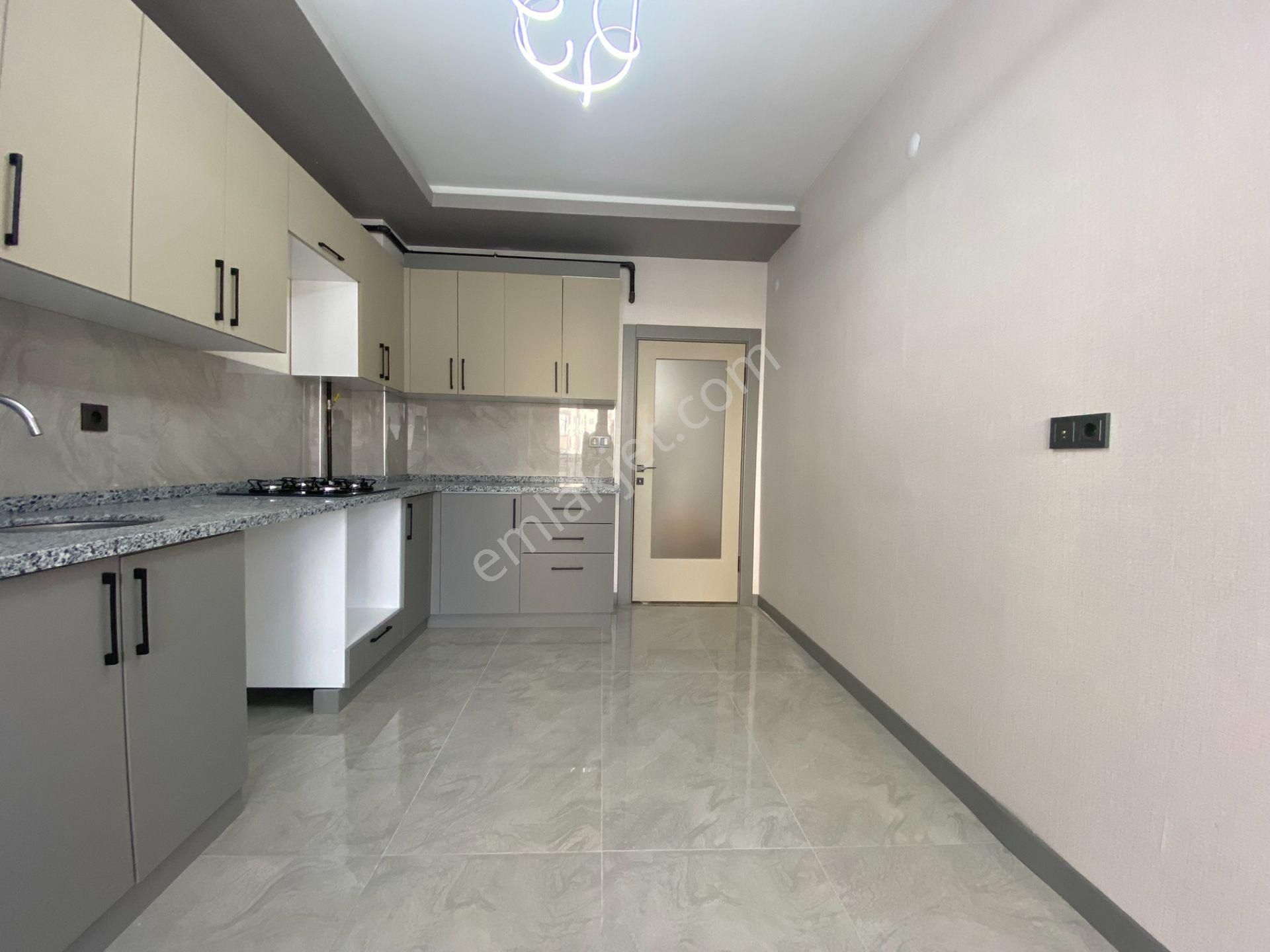 Nasip'ten Site İçersinde Teras Balkonlu Çift Banyolu 4+1 Daire - Görsel 4