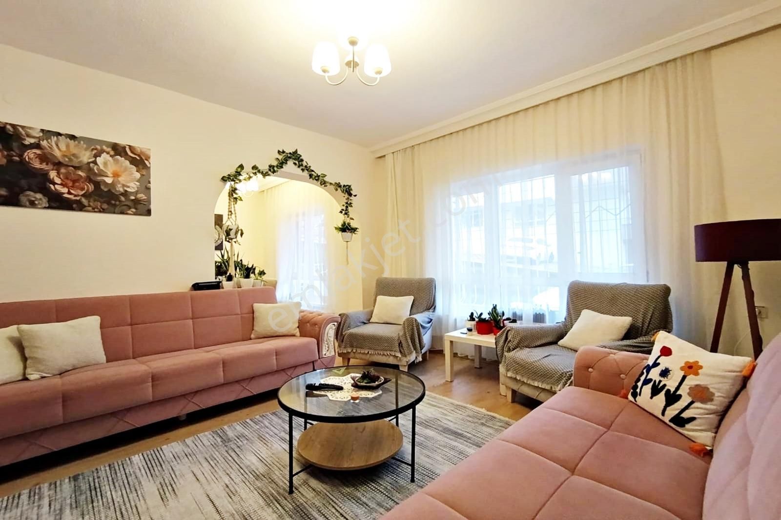 Ufuk Özdemir'den Köşk Mah Güzelyazı Sok Acil Satılık 2+1 Daire - Görsel 3