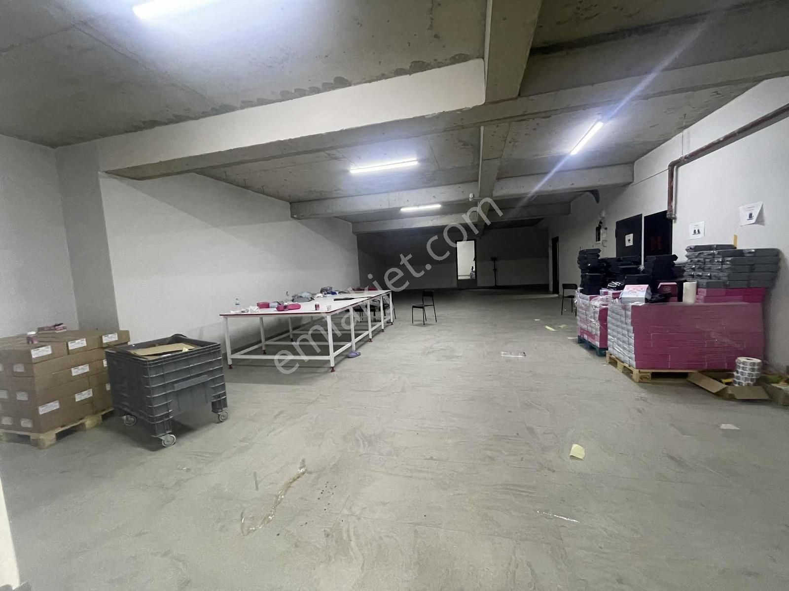 Şerifalide Yeni Binada Cadde Üzeri Düz Giriş Otoparklı Dükkan - Görsel 14