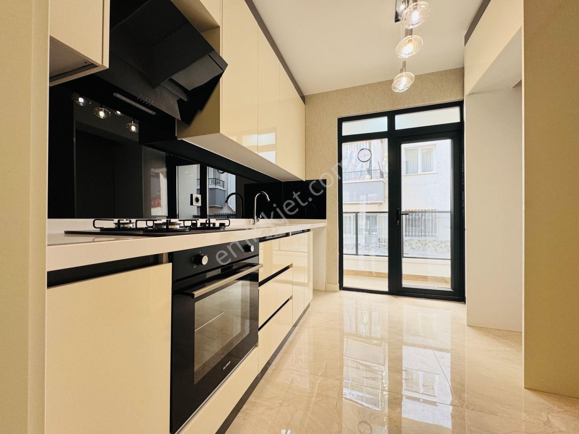 Nam-ak Emlaktan Hicret Cami Yakını Yerden Isıtma 2+1 Sıfır Daire