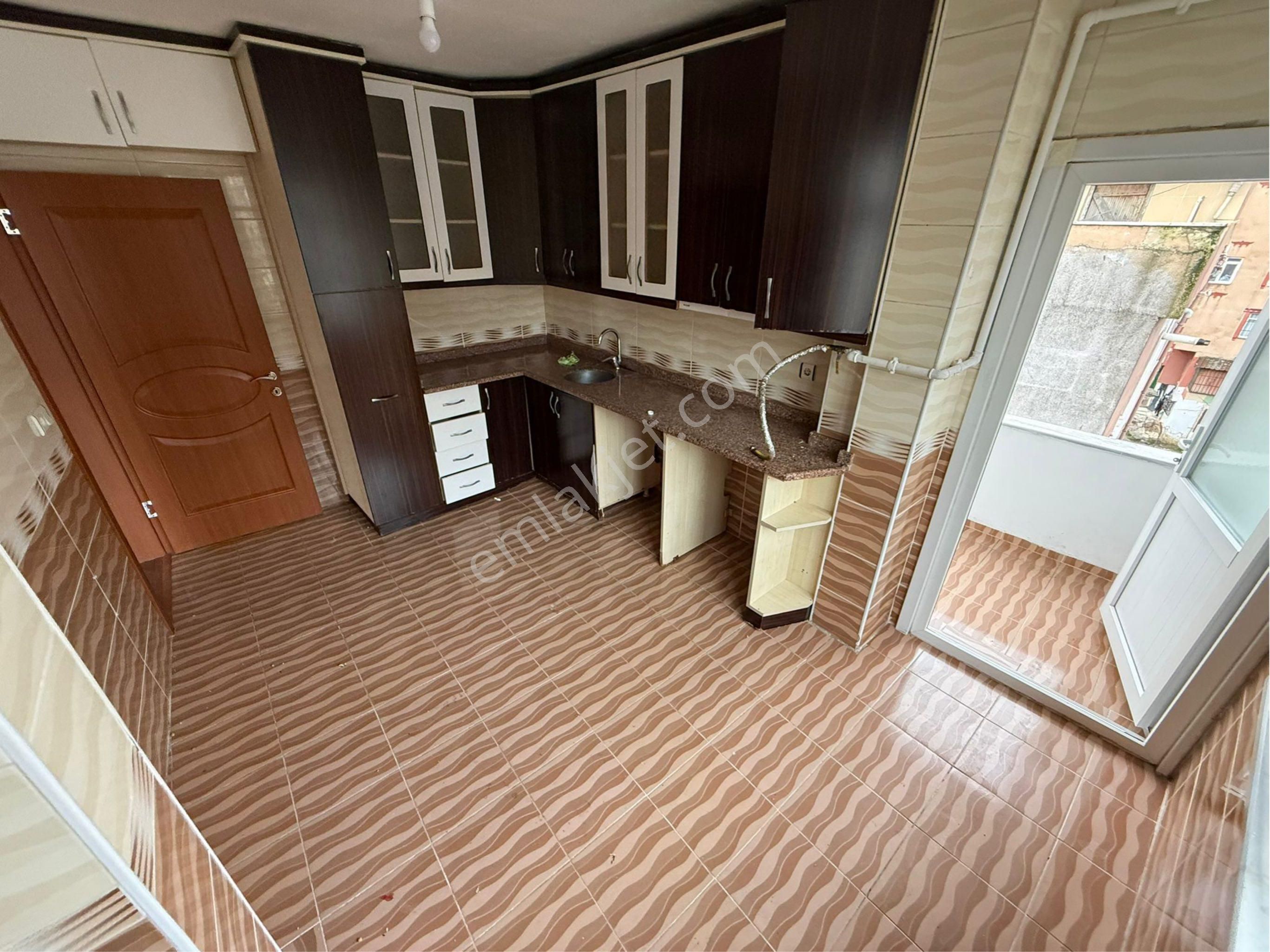 3+1 3katlı Binada Kiralık Tertemiz - Görsel 9