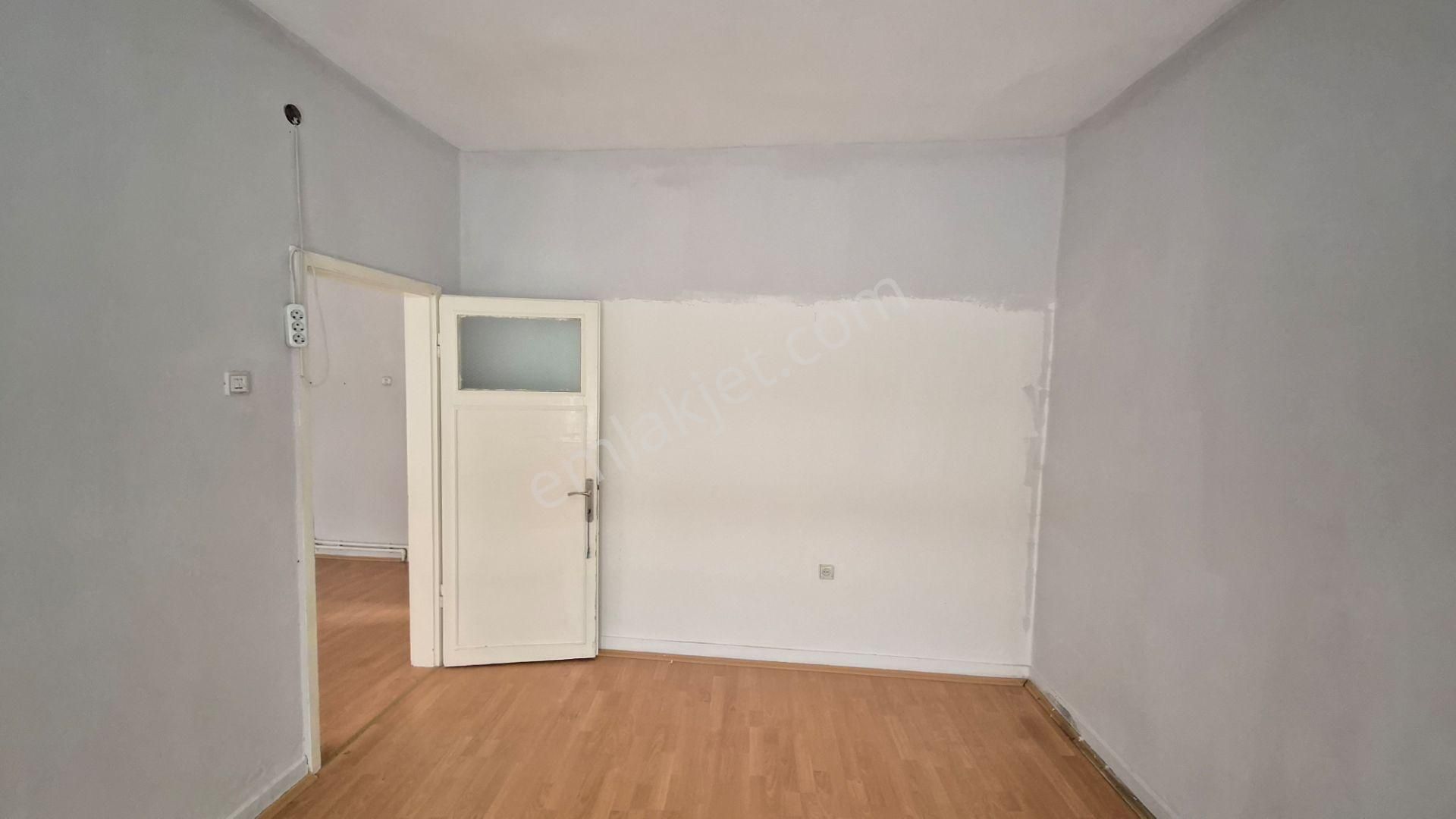 Abidin Paşada 2. Katta 3+1 Satılık Daire - Görsel 15