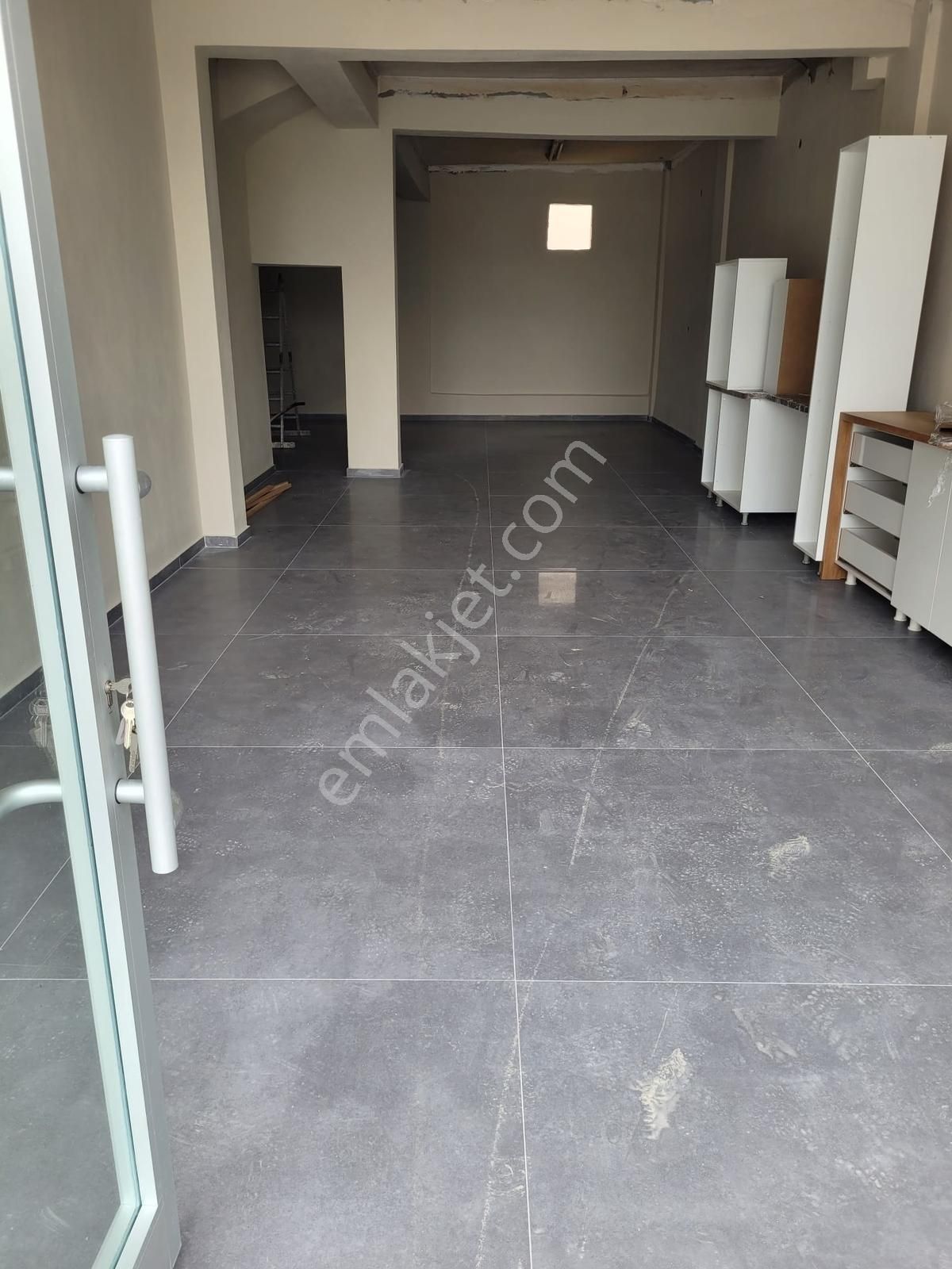 İzmir Çiğli Efesus Outlet Karşısı Tadilatlı 70 M2 Kiralık Dükkan - Görsel 8