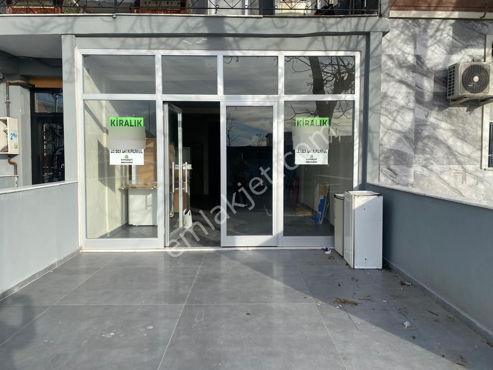 İzmir Çiğli Efesus Outlet Karşısı Tadilatlı 70 M2 Kiralık Dükkan