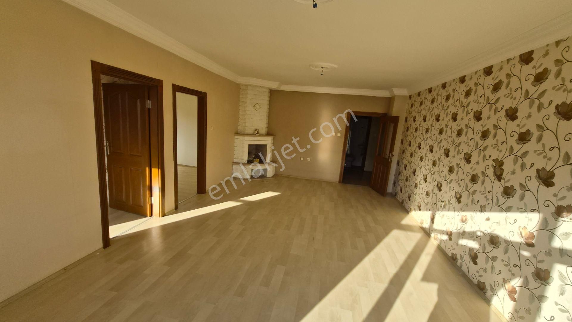 Tuzluçayırda 2 . Katta Cadde Üzerinde 3+1 125 Metre Satılık Daire - Görsel 2