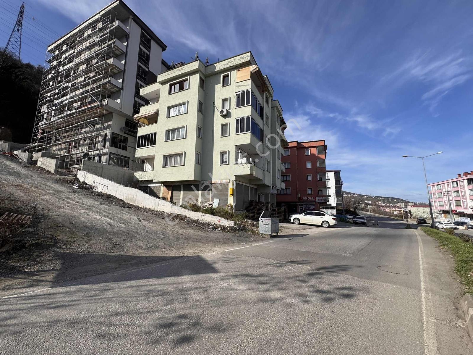 Yağmur Emlaktan Satılık Cadde Cepheli 3+1 Daire - Görsel 24
