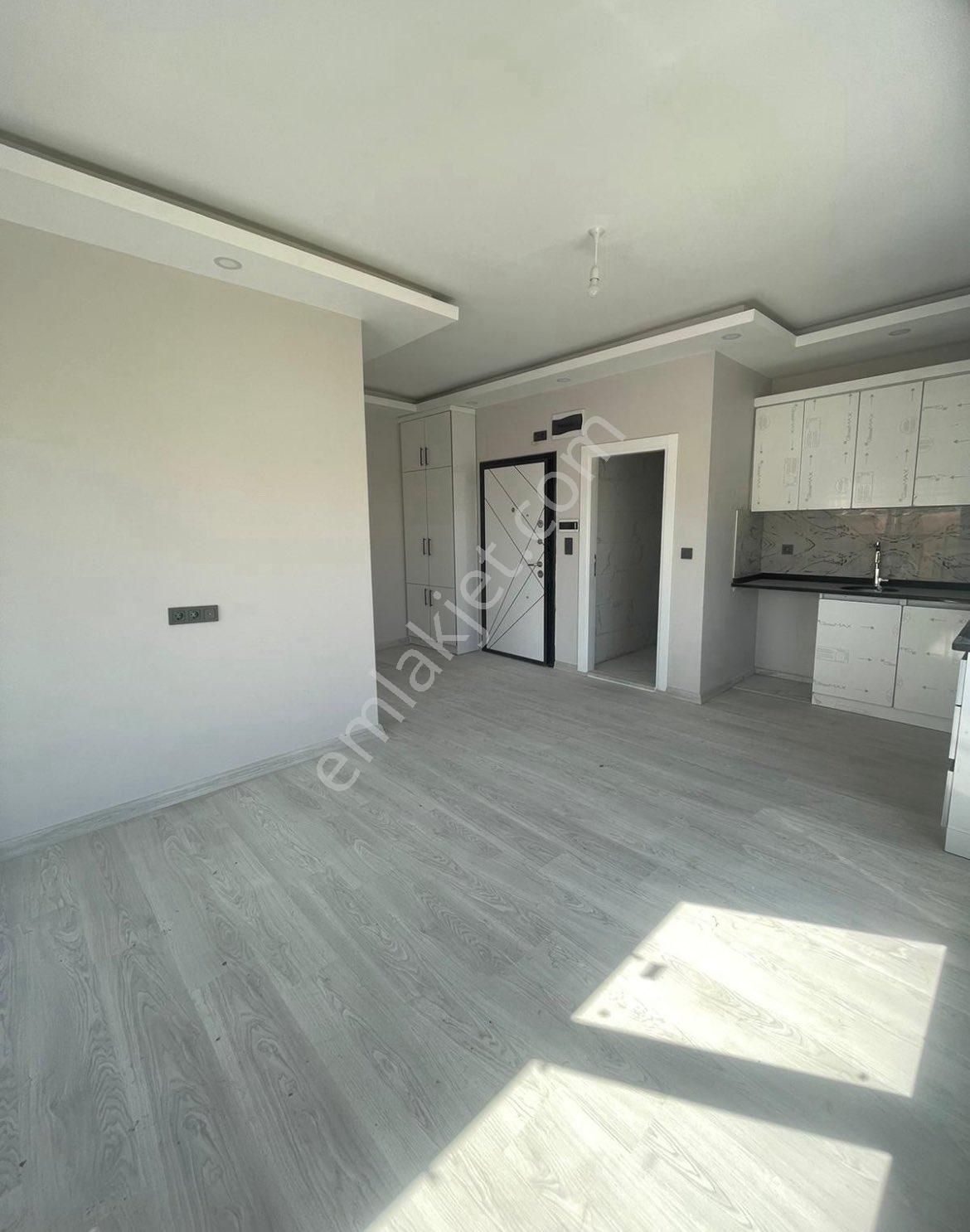 Denize Yakın Geniş 1+1 Satılık Daire - Görsel 6