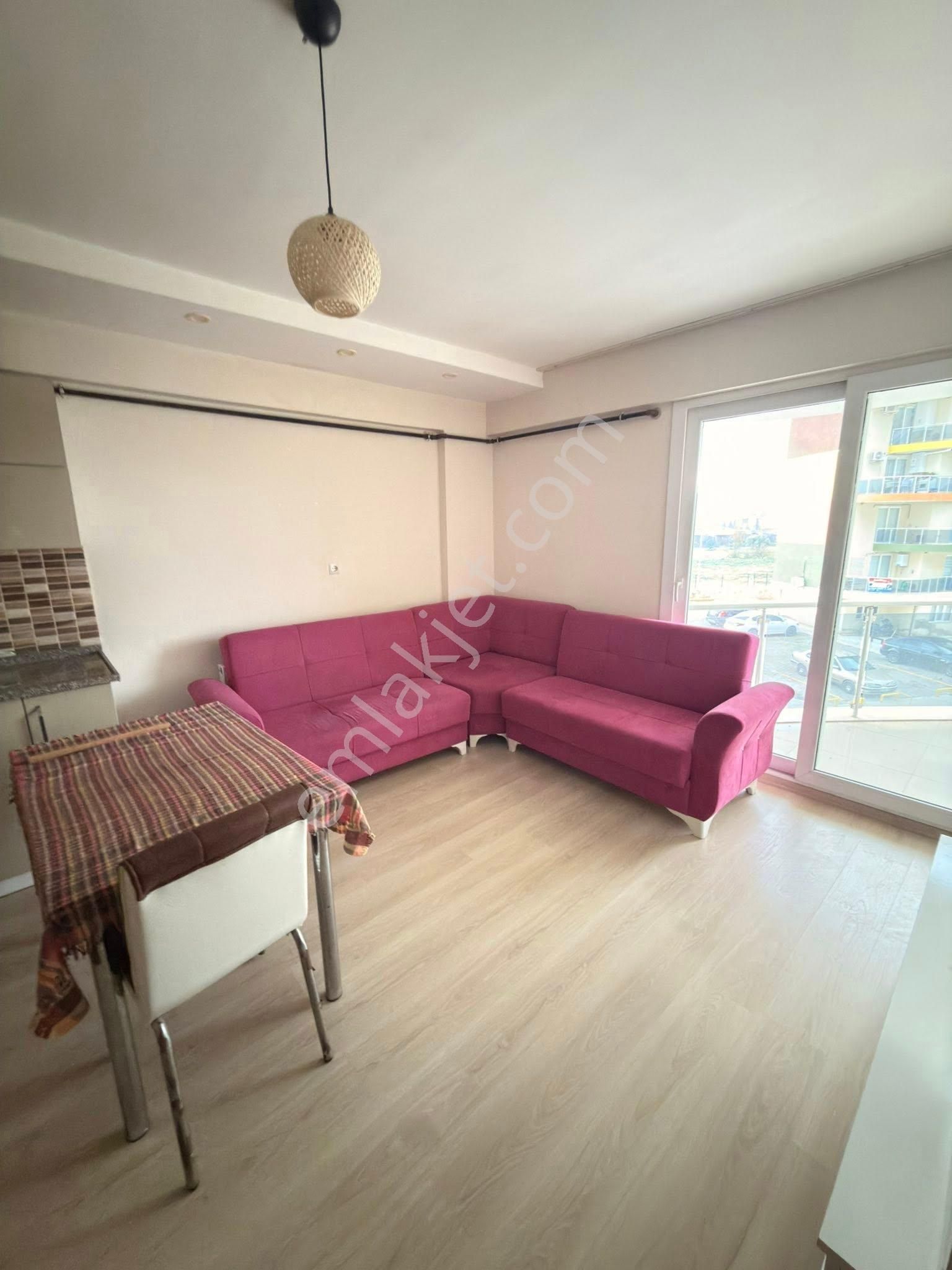 Aydın Nazilli – Yeşilmahalle Site İçerisinde Kiralık 1+1 Daire