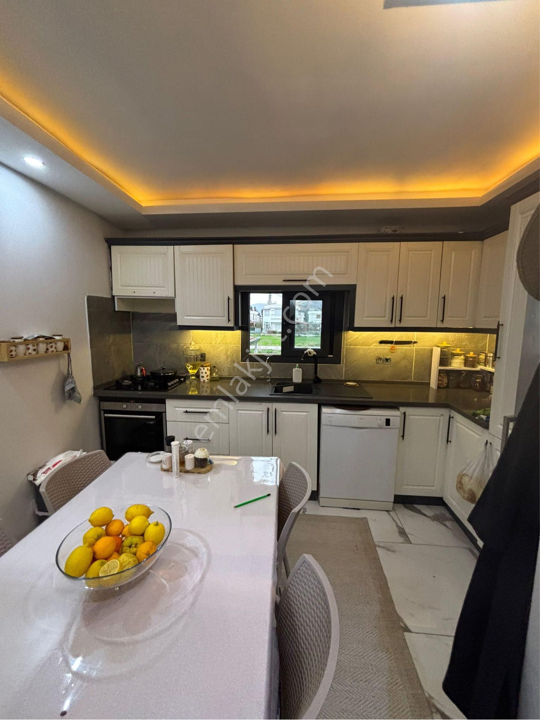 Seferihisar Doğanbey’de Satılık 3 + 1 Geniş Bahçeli Dubleks Yazlık - Görsel 2