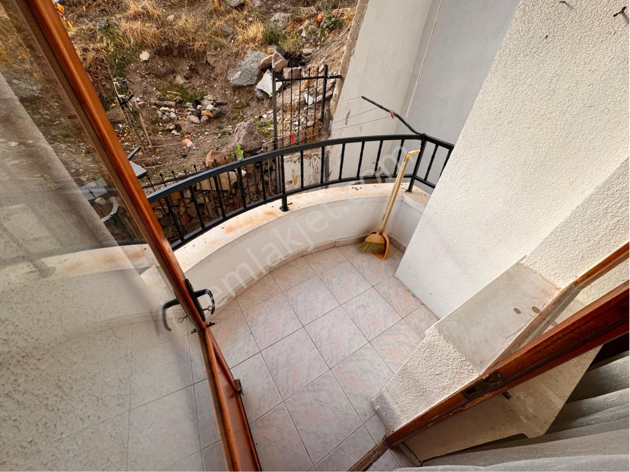 Tekin Emlaktan Kat Konumlu Esertepe Merkezde Mantolamalı Bağımsız Salon 3+1 Satılık Fırsat !!! - Görsel 18