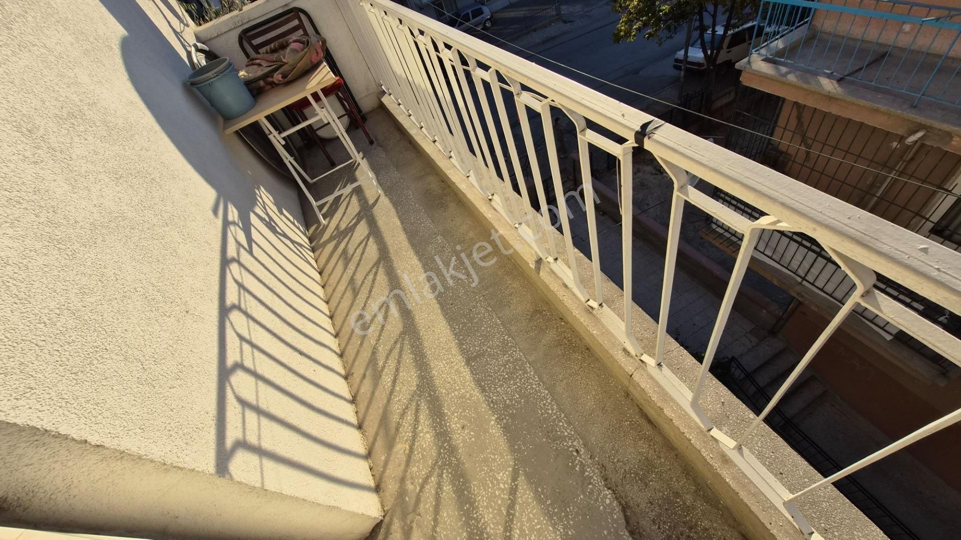 Abidin Paşada 160 Metre 3. Katta 3+1 Satılık Daire Salon Bağımsızdır - Görsel 5