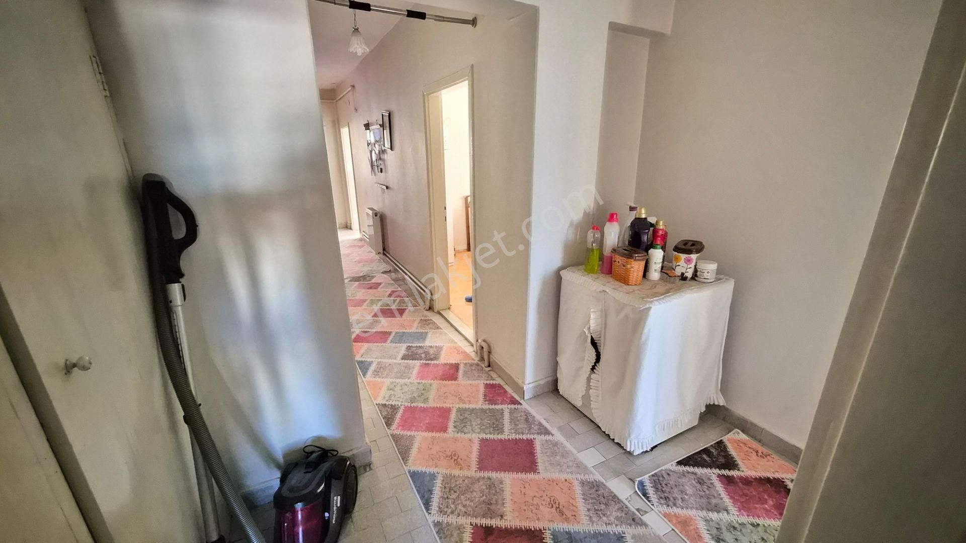 Abidin Paşada 160 Metre 3. Katta 3+1 Satılık Daire Salon Bağımsızdır - Görsel 16