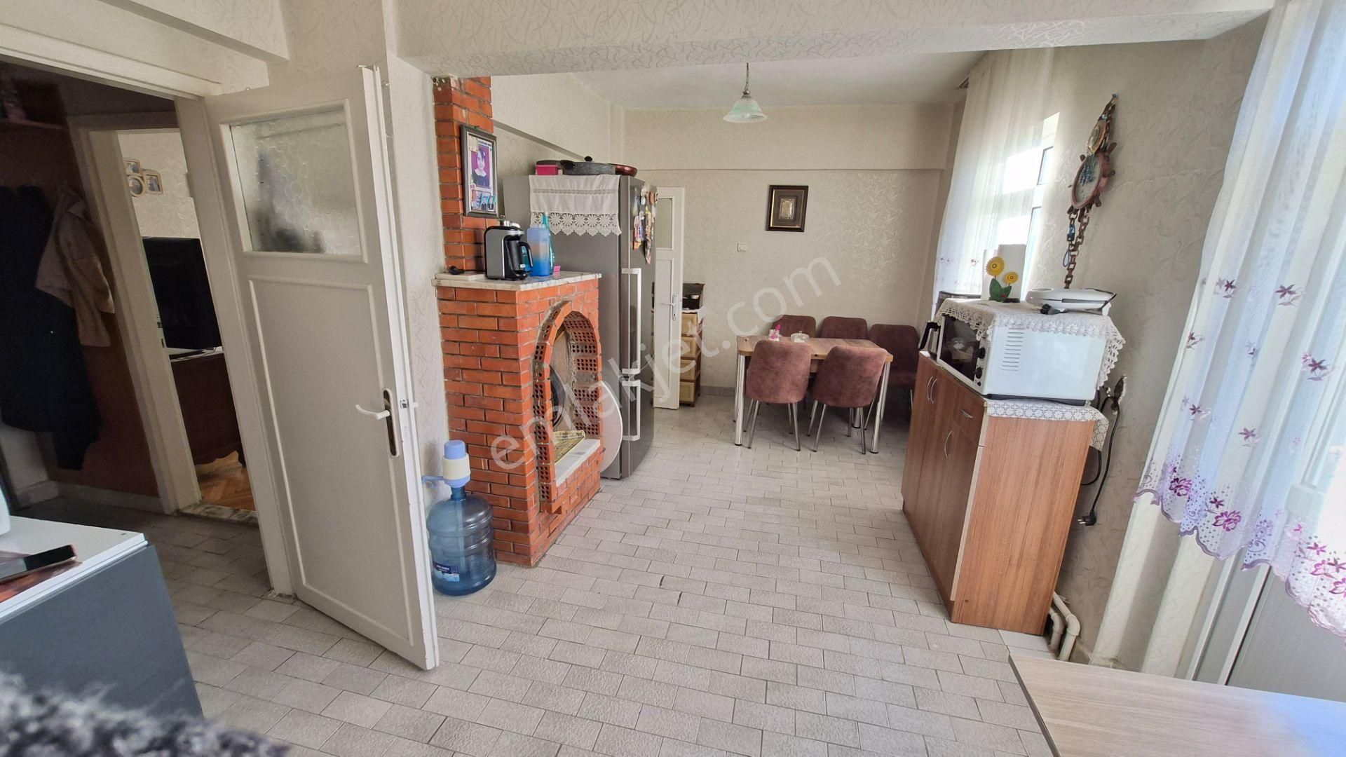 Abidin Paşada 160 Metre 3. Katta 3+1 Satılık Daire Salon Bağımsızdır - Görsel 8