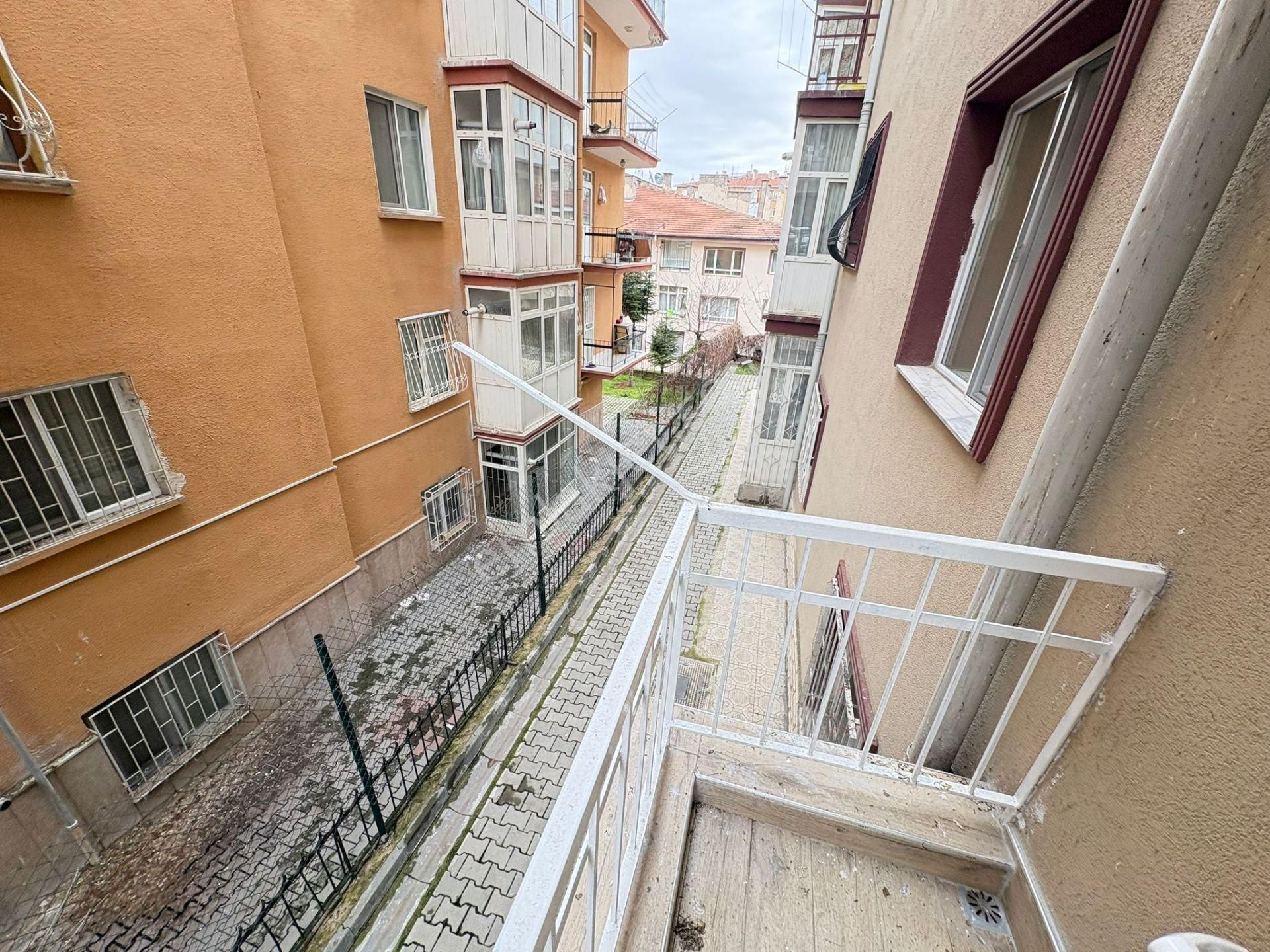 Göral Dan ' 2+1 Arakatta Balkonlu Lüks Yapılı Sokullu Cad Yanı - Görsel 28