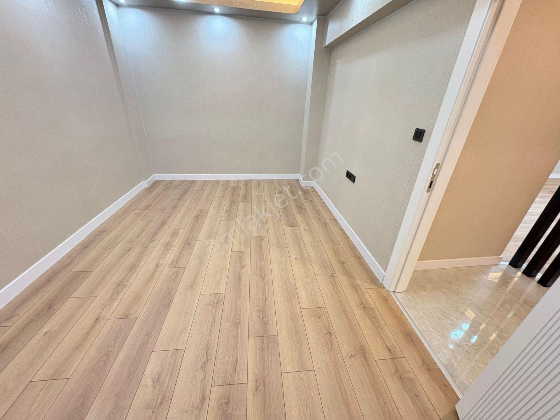 Göral Dan ' 2+1 Arakatta Balkonlu Lüks Yapılı Sokullu Cad Yanı - Görsel 17