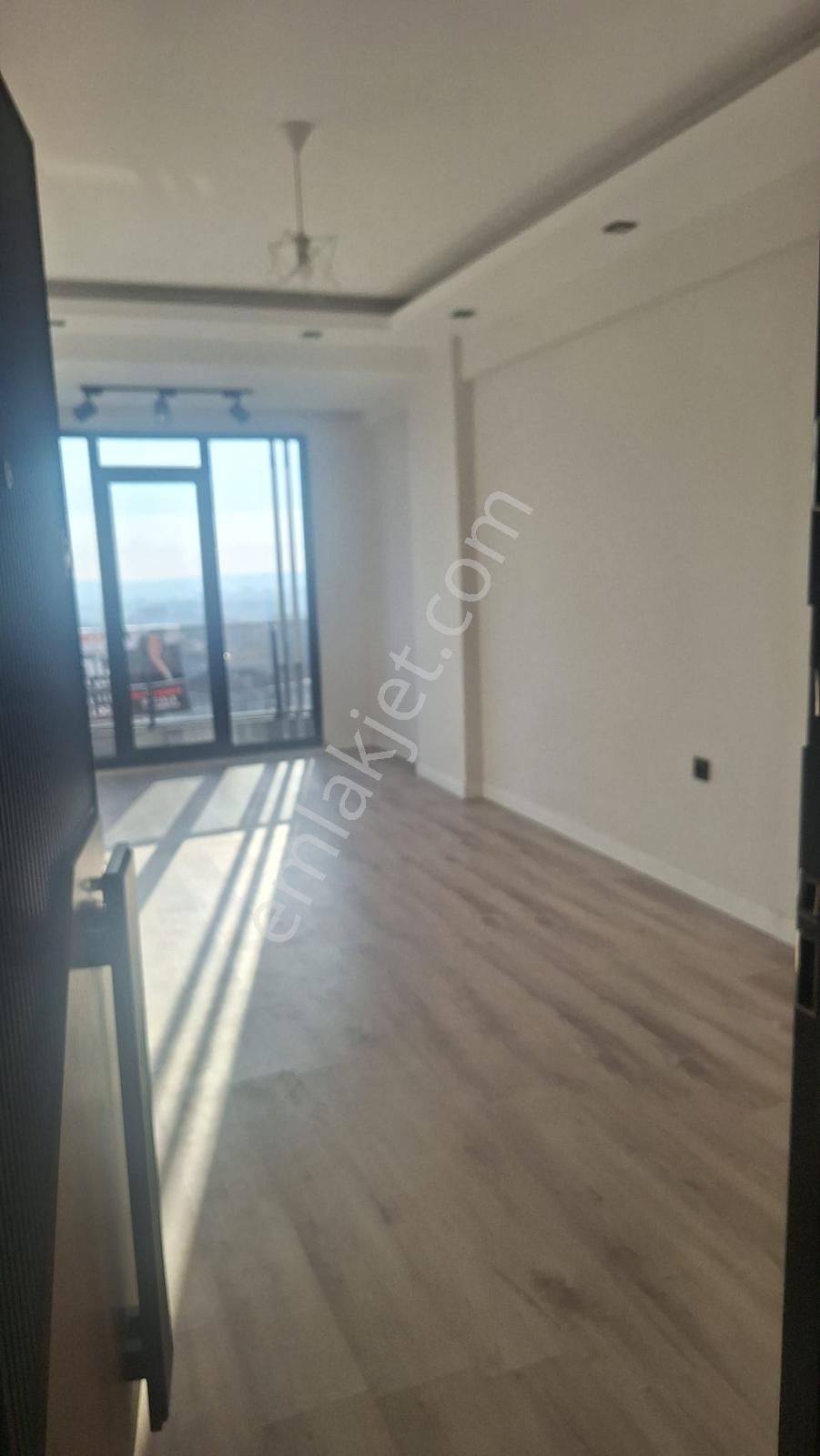 Redstone'dan Uysal Boulevard'da Kiralık 1+1 Daire - Görsel 4
